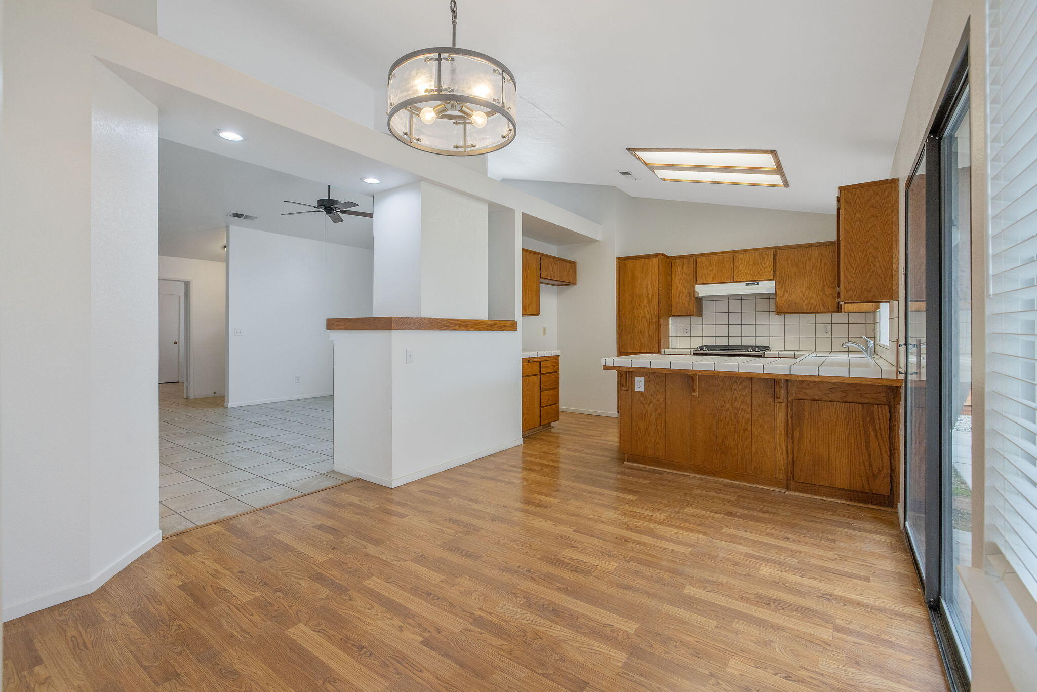 1912 S Pinnacle St, Visalia, CA 93292