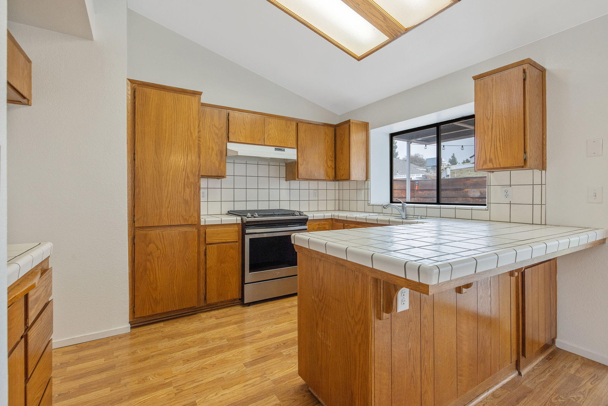 1912 S Pinnacle St, Visalia, CA 93292