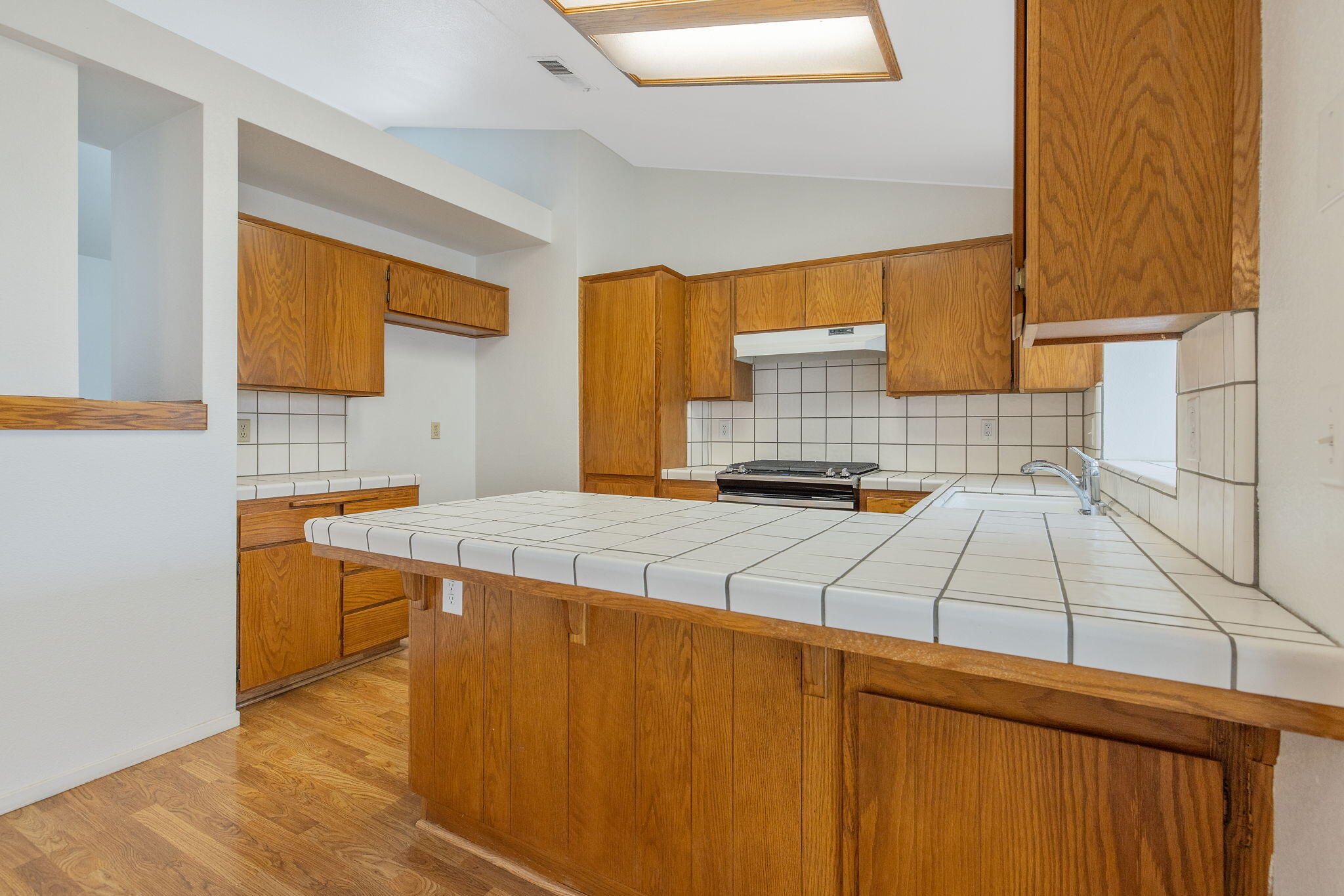 1912 S Pinnacle St, Visalia, CA 93292