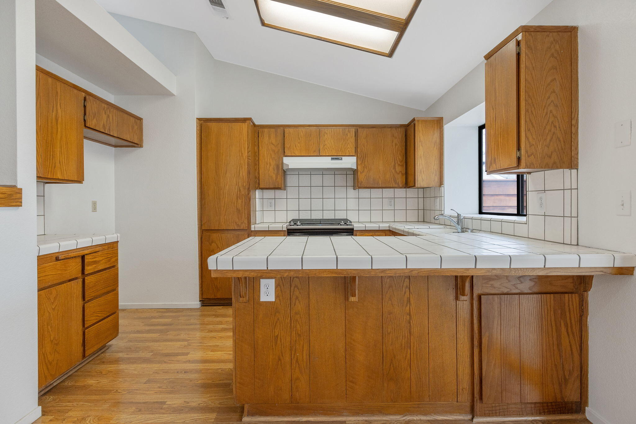 1912 S Pinnacle St, Visalia, CA 93292