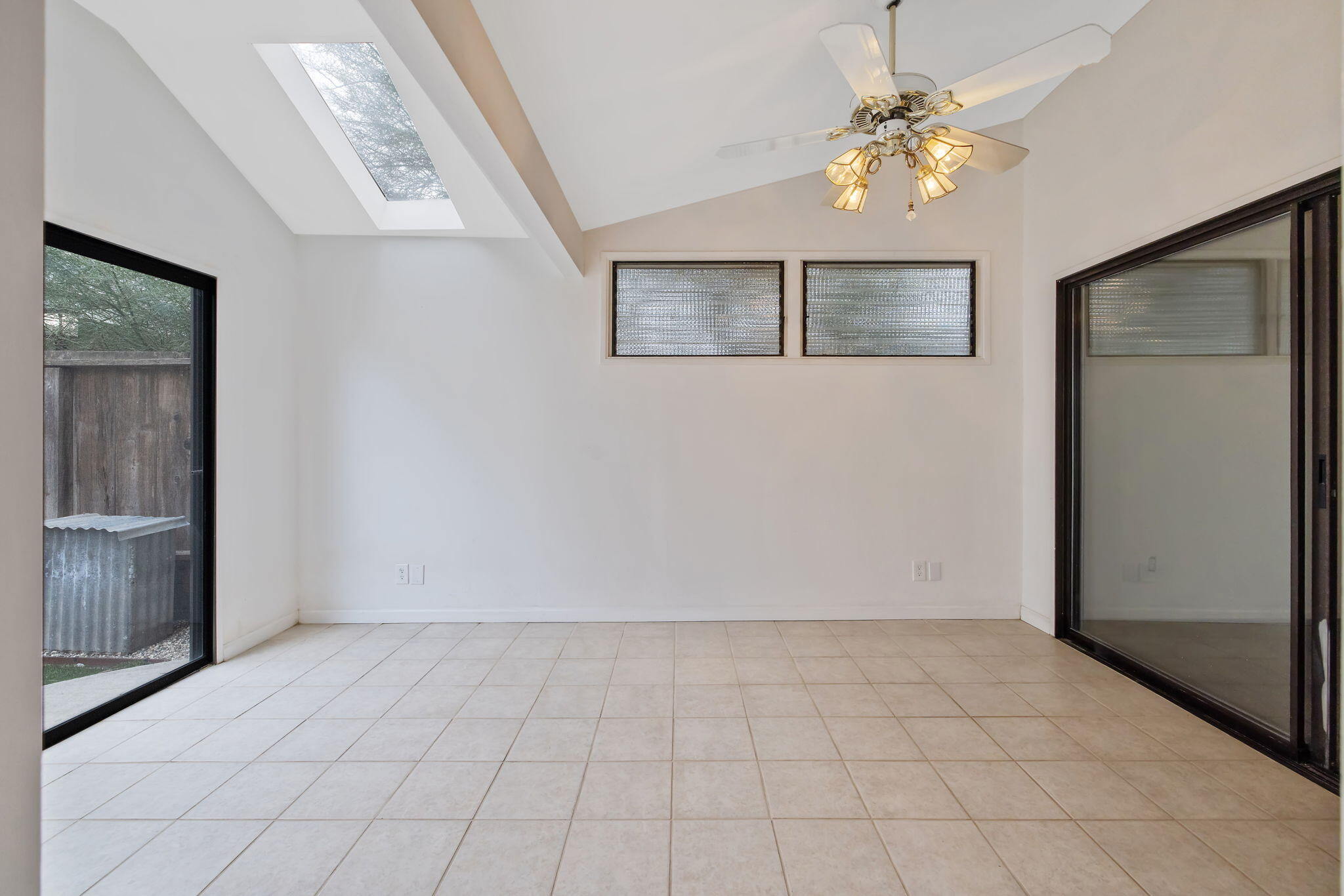 1912 S Pinnacle St, Visalia, CA 93292