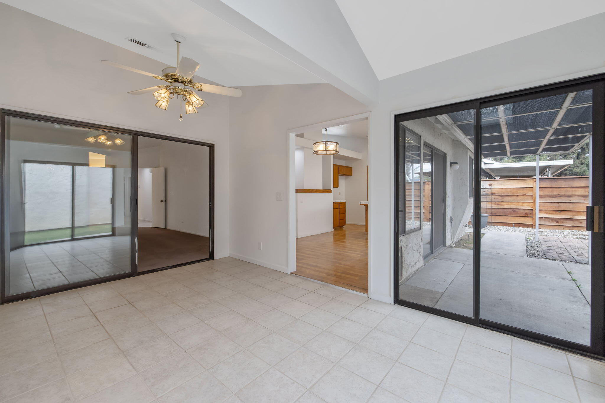 1912 S Pinnacle St, Visalia, CA 93292