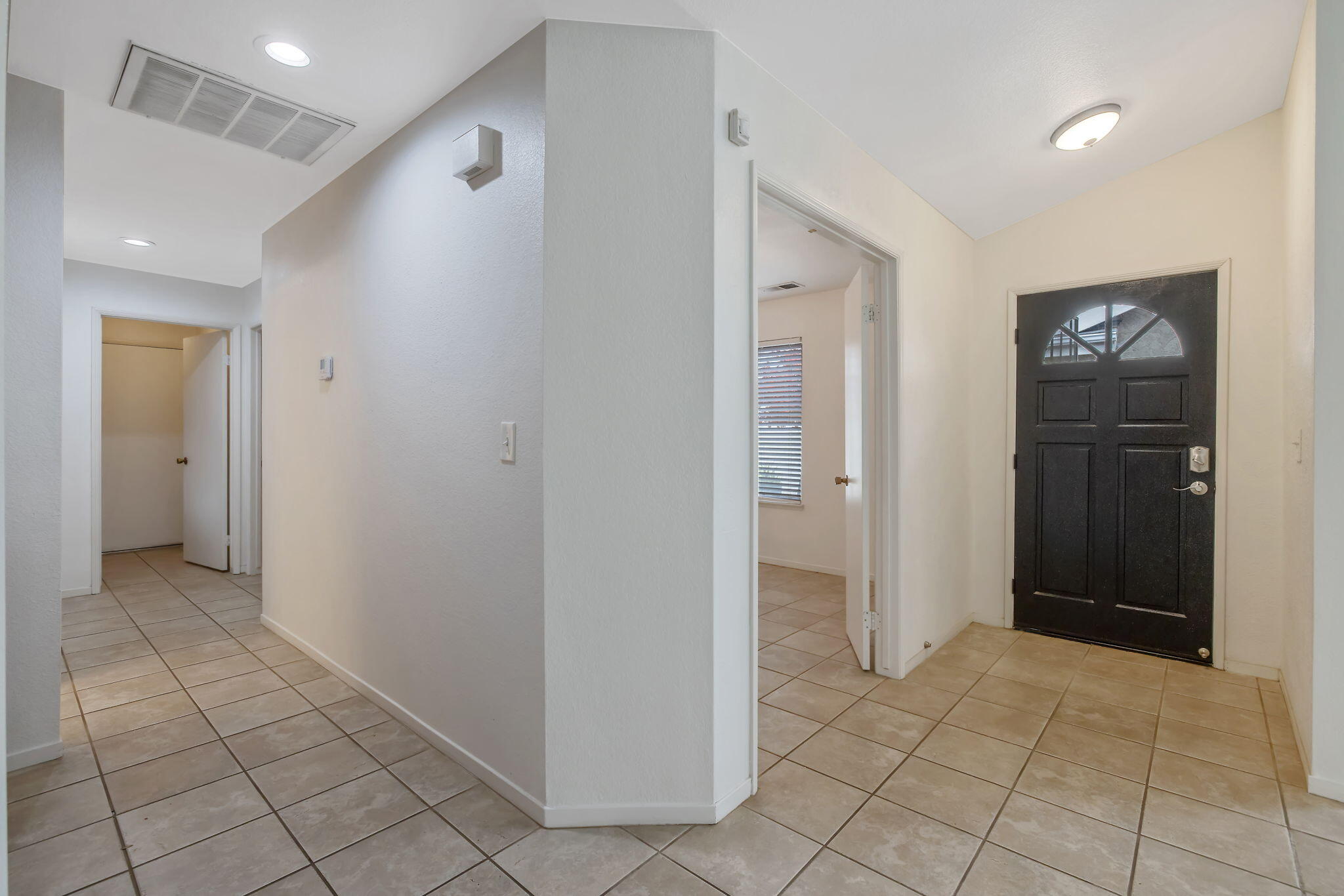 1912 S Pinnacle St, Visalia, CA 93292