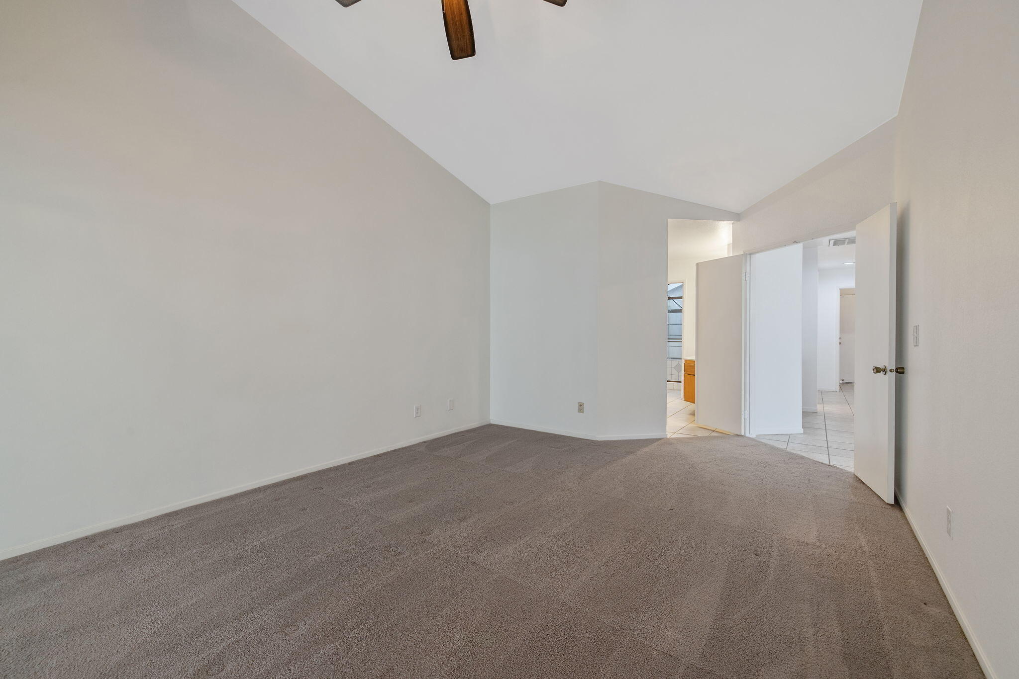 1912 S Pinnacle St, Visalia, CA 93292