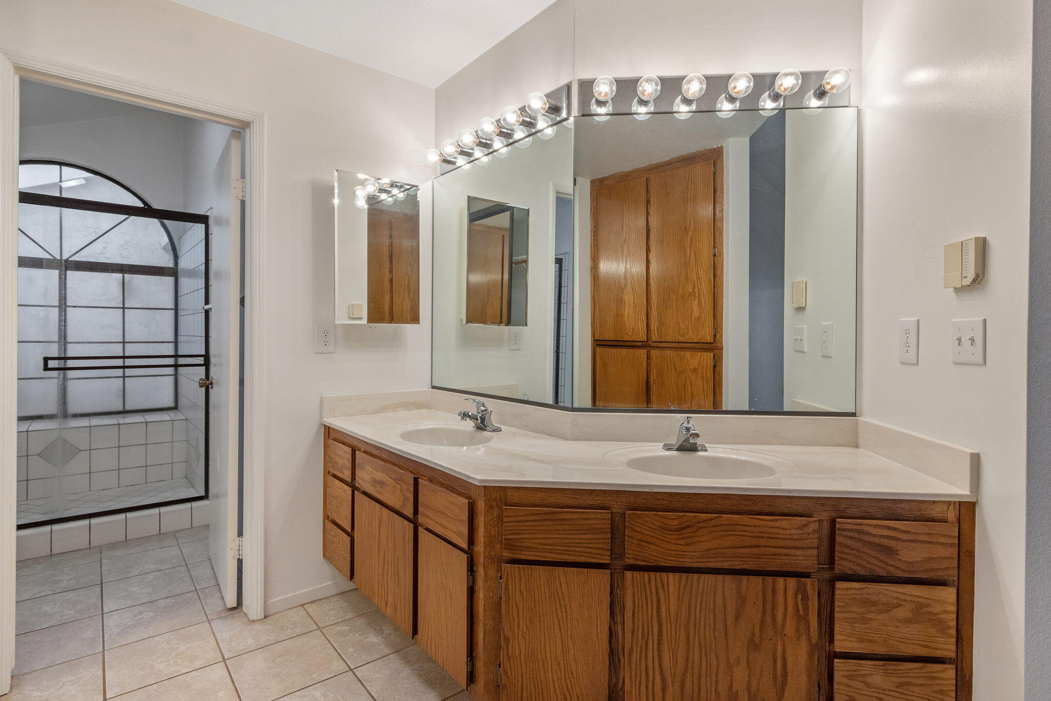 1912 S Pinnacle St, Visalia, CA 93292