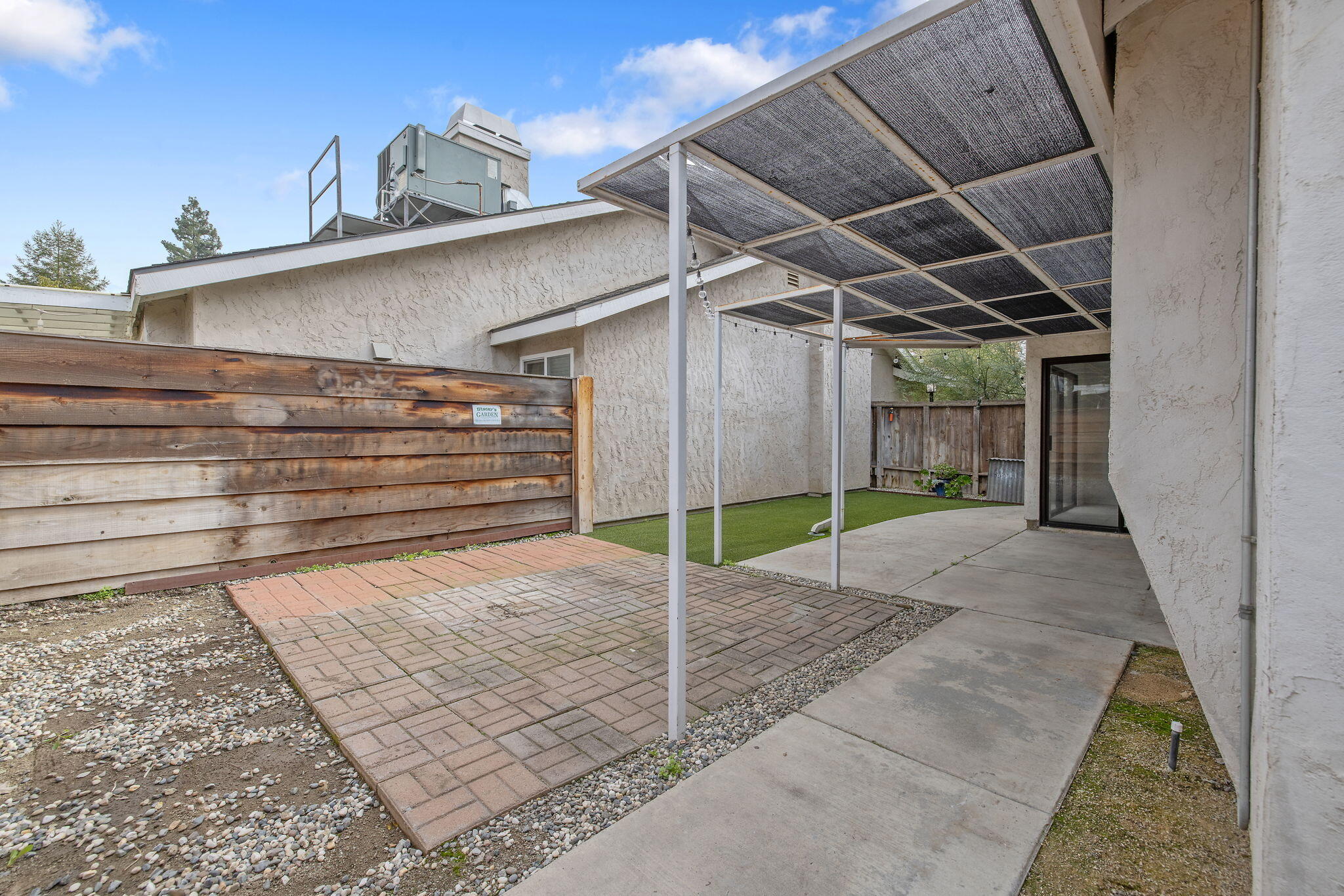 1912 S Pinnacle St, Visalia, CA 93292