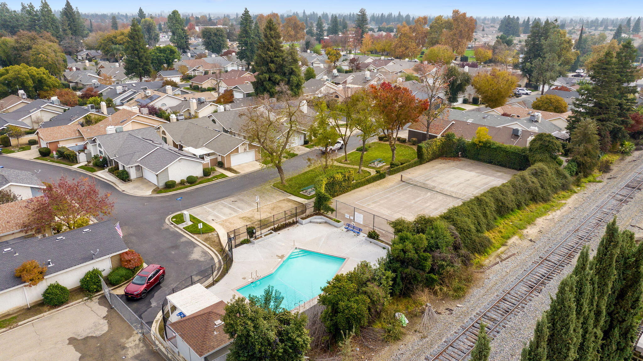 1912 S Pinnacle St, Visalia, CA 93292