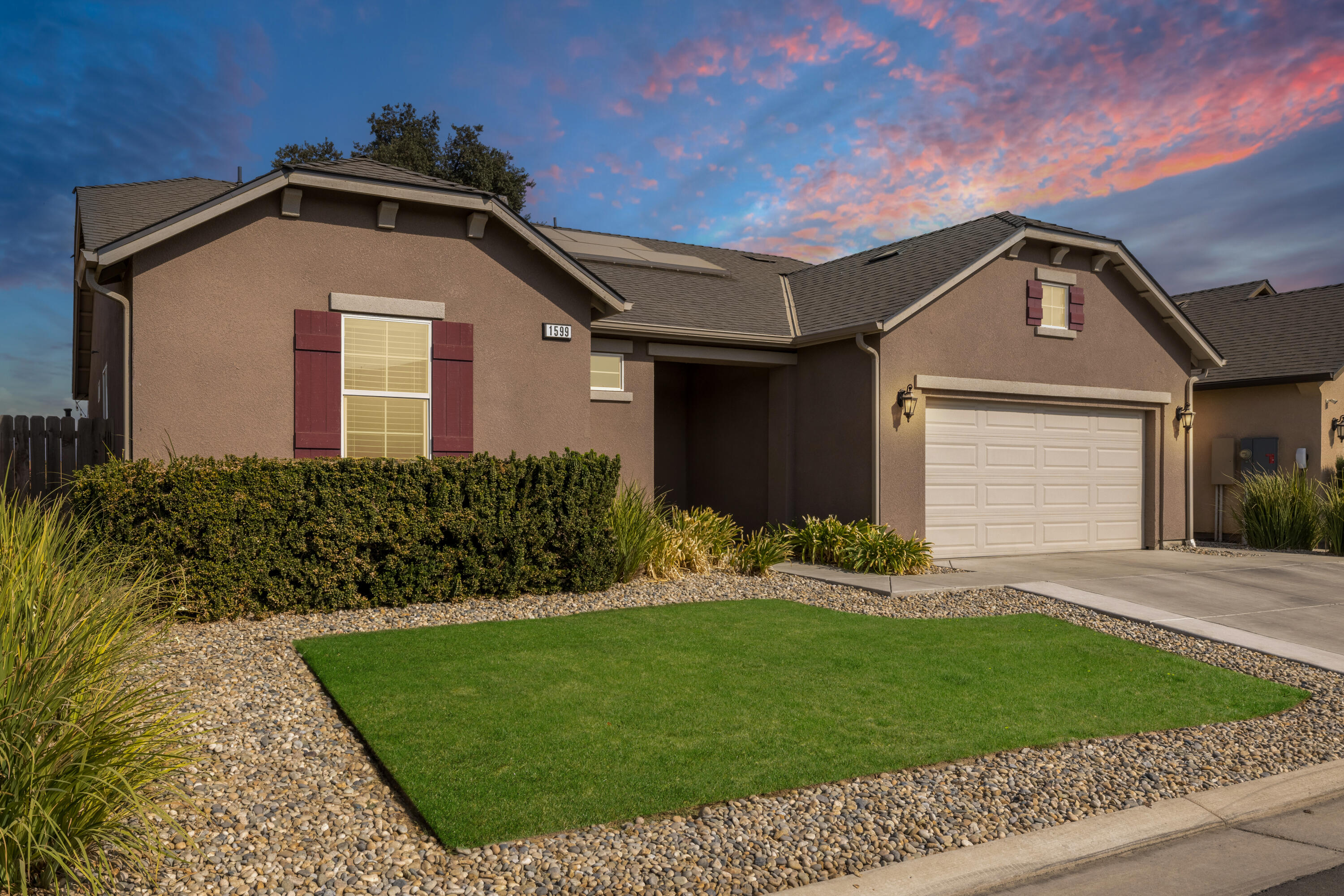1599 Softwind Dr. Dr, Tulare, CA 93274