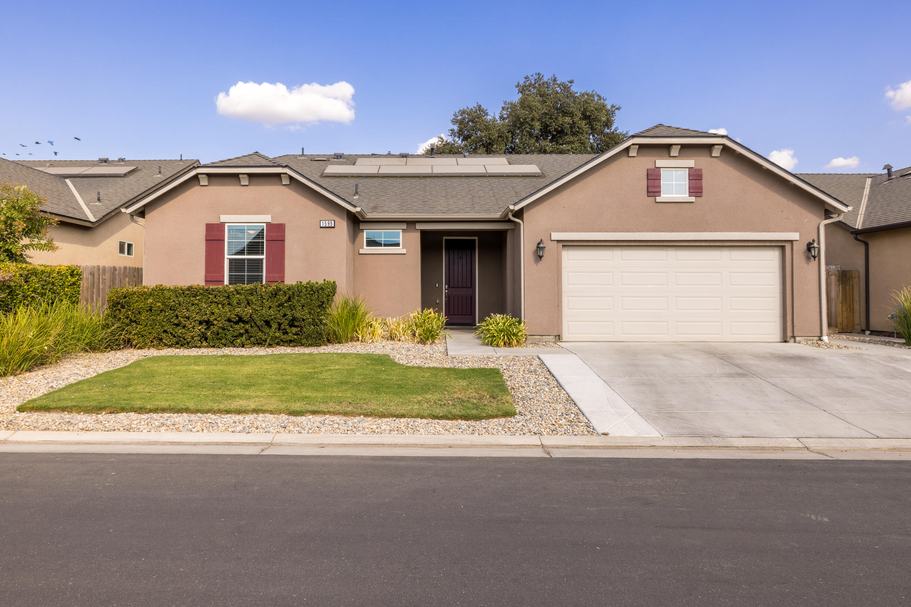 1599 Softwind Dr. Dr, Tulare, CA 93274