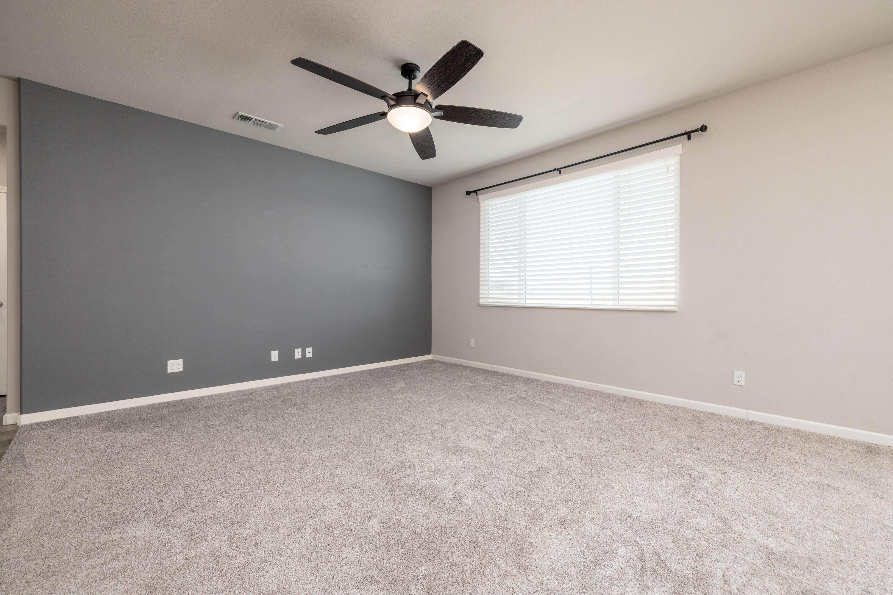 1599 Softwind Dr. Dr, Tulare, CA 93274