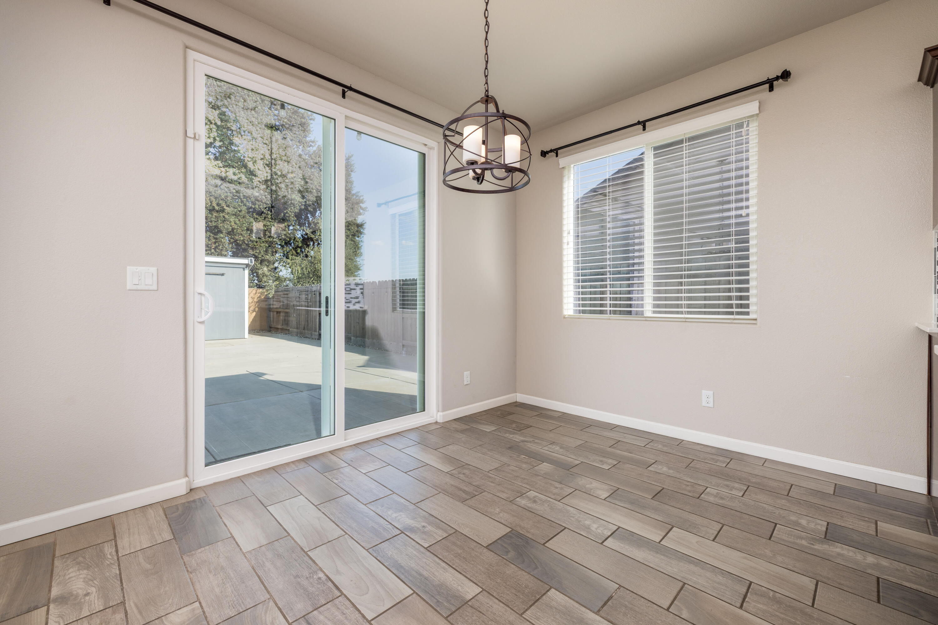 1599 Softwind Dr. Dr, Tulare, CA 93274