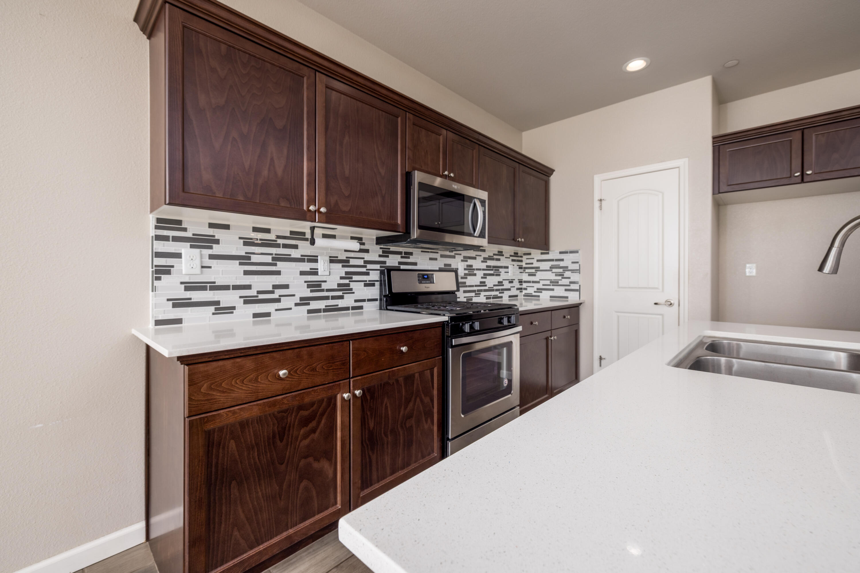 1599 Softwind Dr. Dr, Tulare, CA 93274