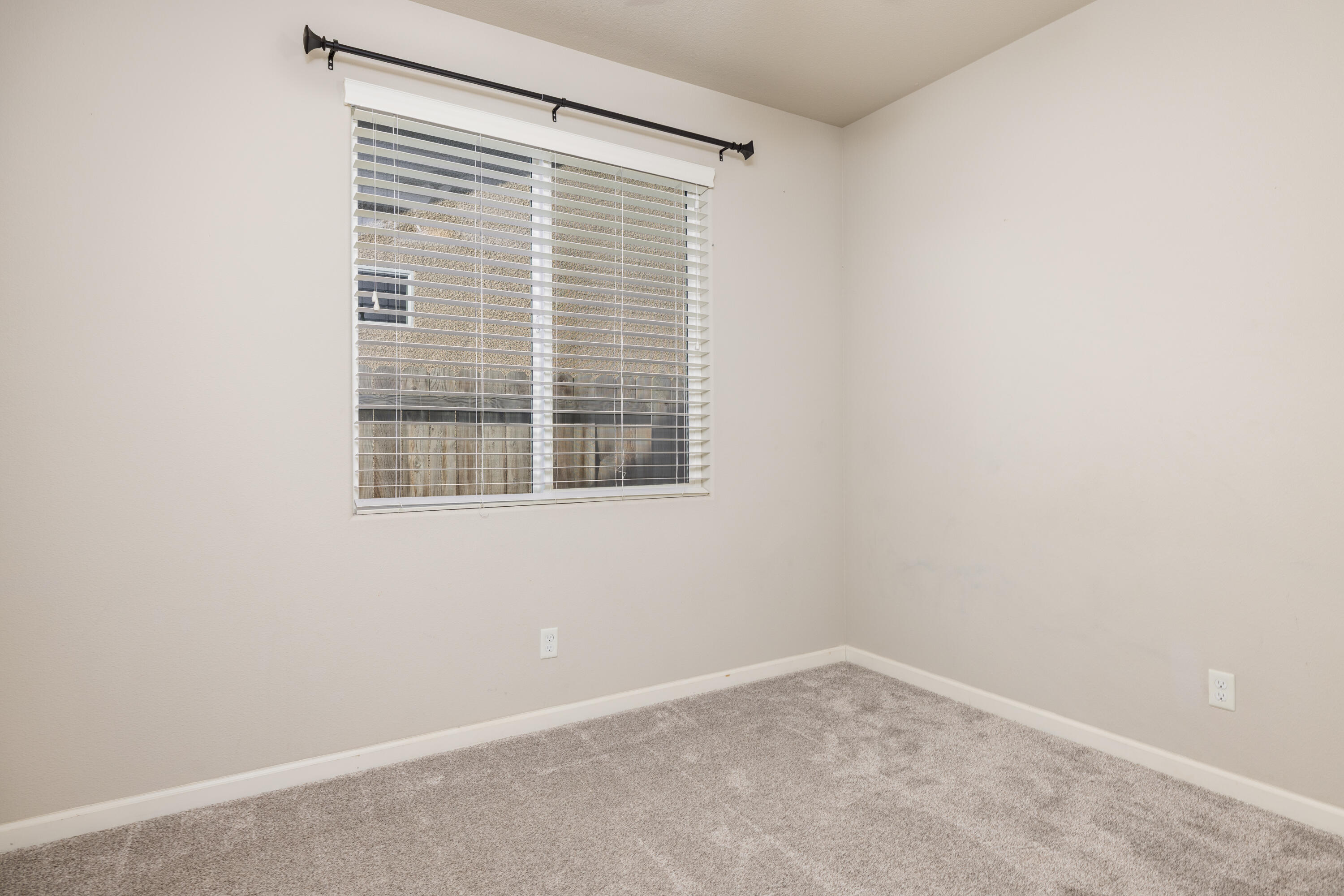 1599 Softwind Dr. Dr, Tulare, CA 93274