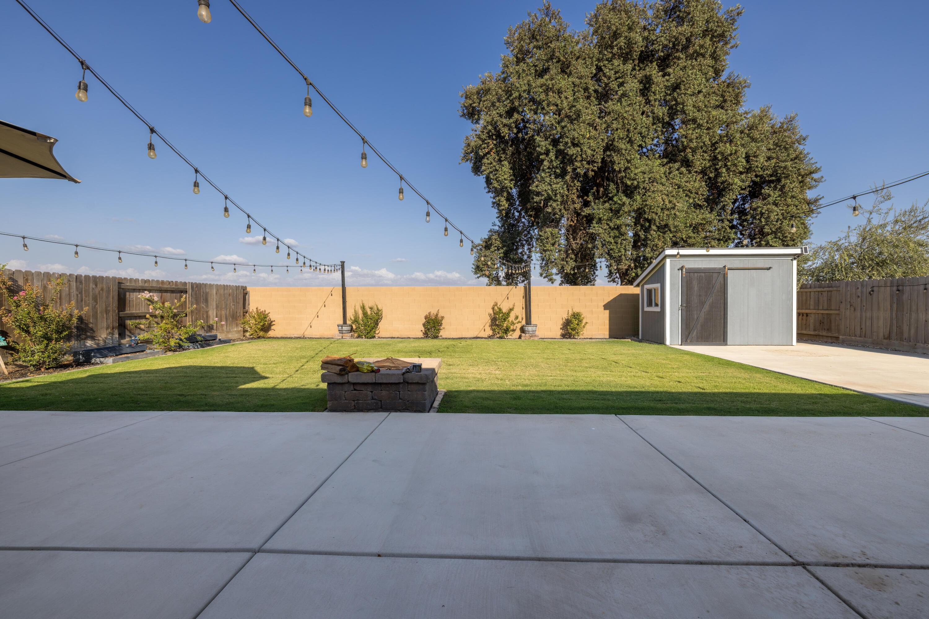 1599 Softwind Dr. Dr, Tulare, CA 93274