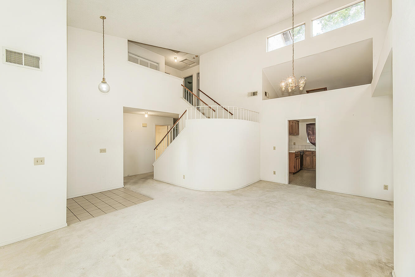 9659 N Shenandoah Ln, Fresno, CA 93720