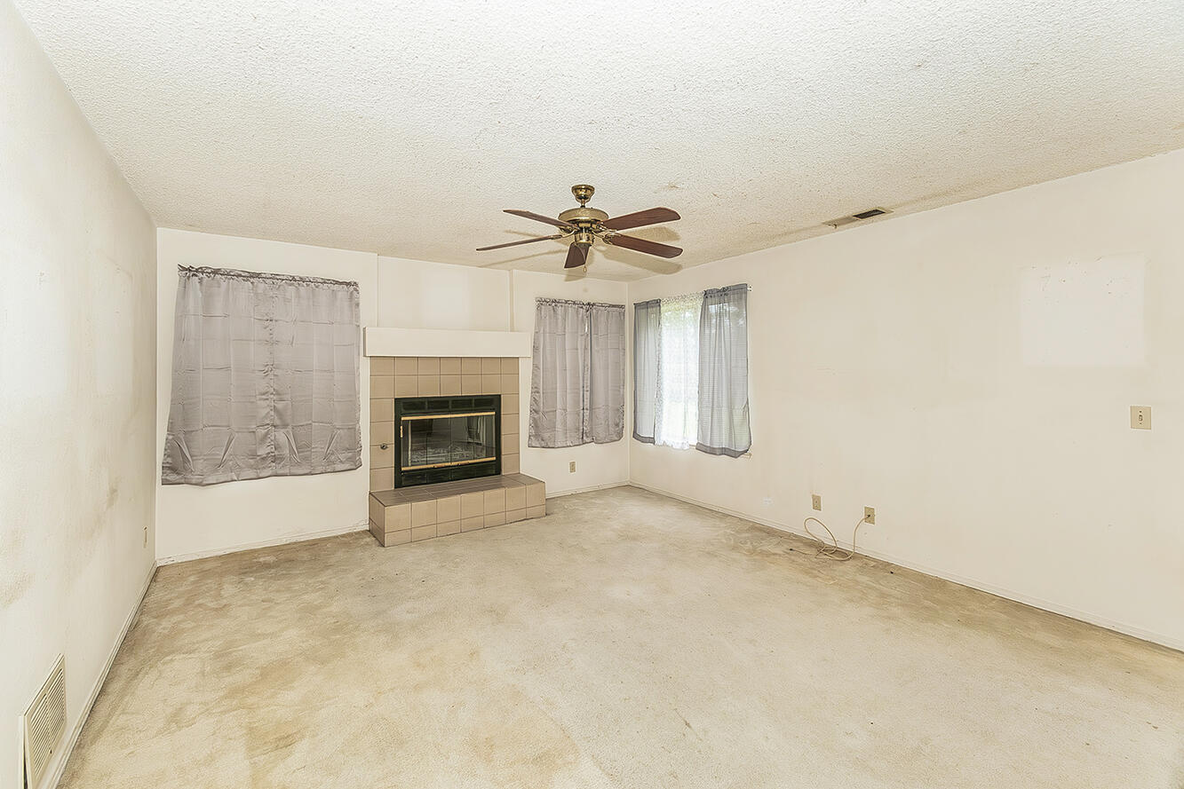 9659 N Shenandoah Ln, Fresno, CA 93720