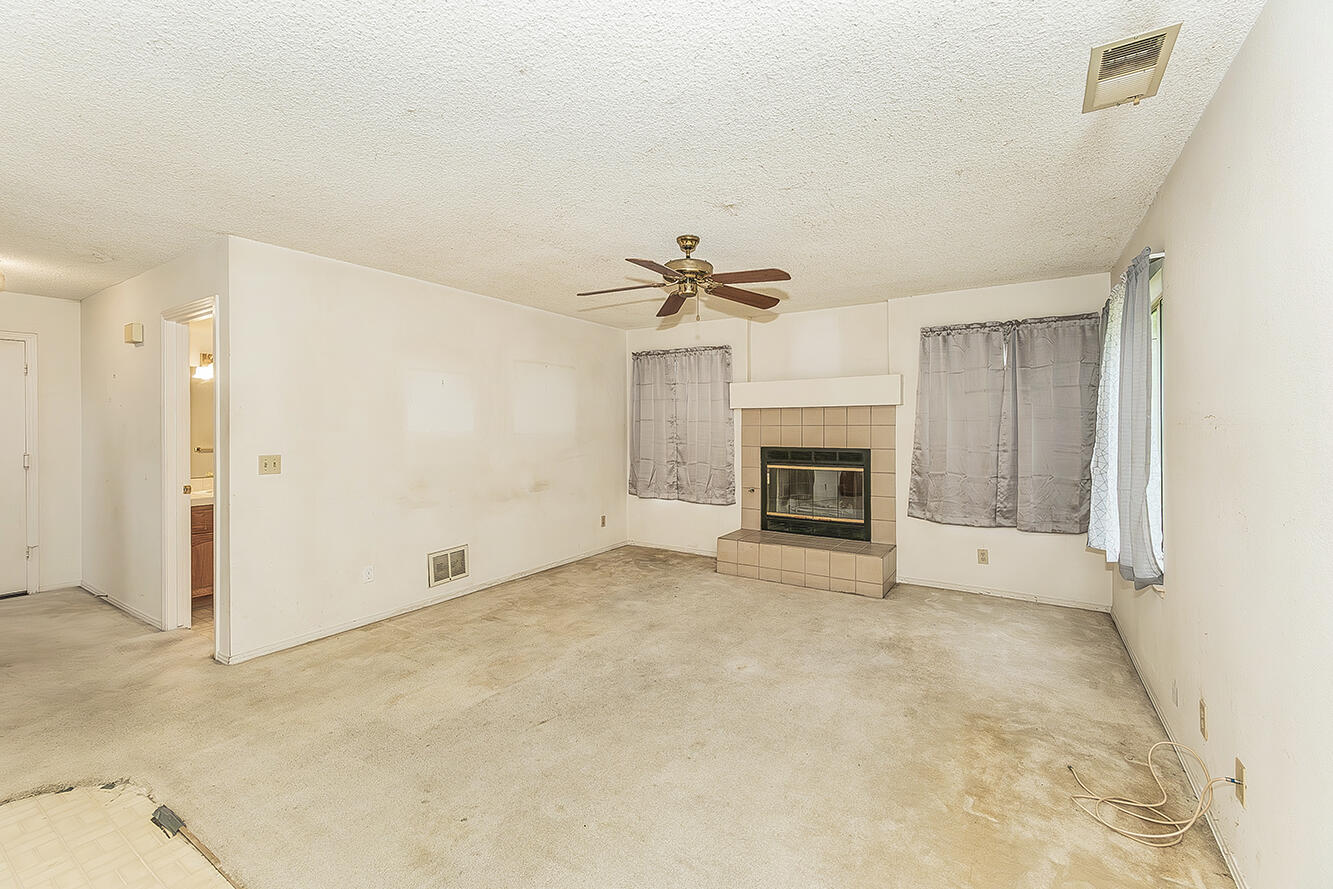 9659 N Shenandoah Ln, Fresno, CA 93720