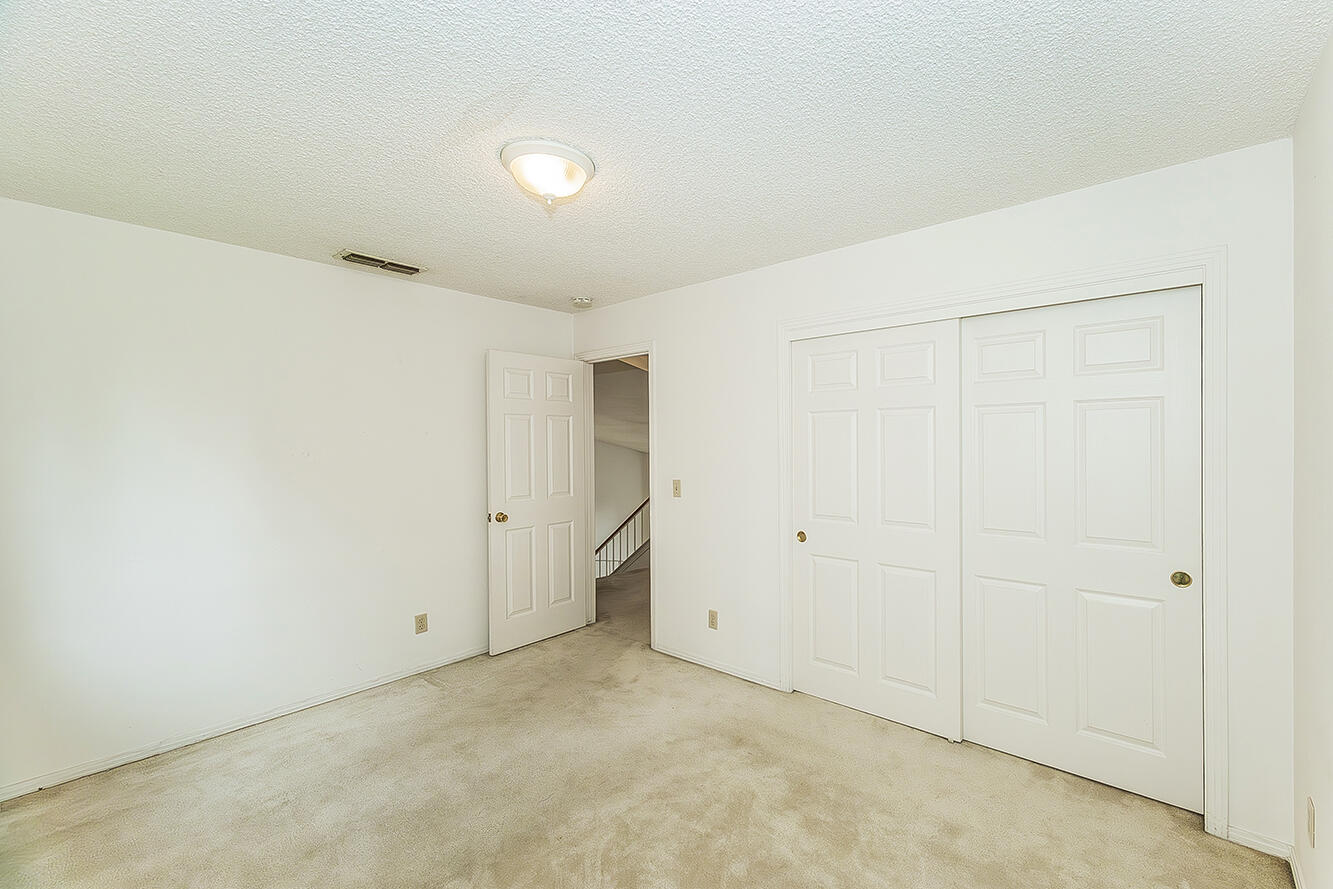 9659 N Shenandoah Ln, Fresno, CA 93720