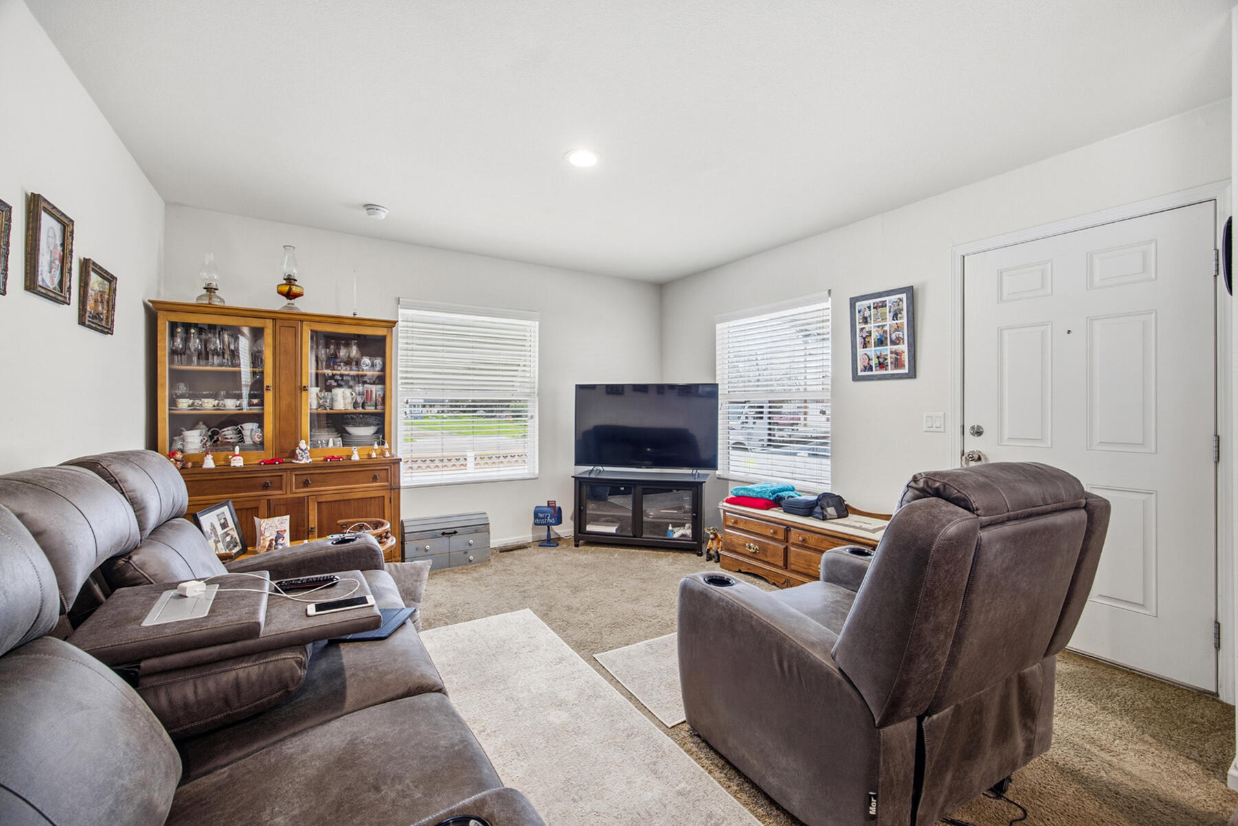 560 W Pleasant Ave #16, Tulare, CA 93274