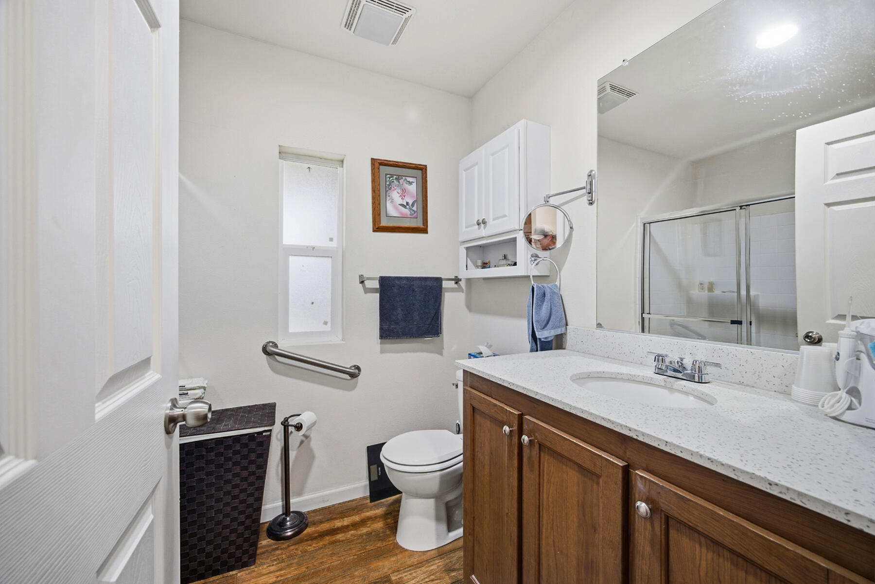 560 W Pleasant Ave #16, Tulare, CA 93274