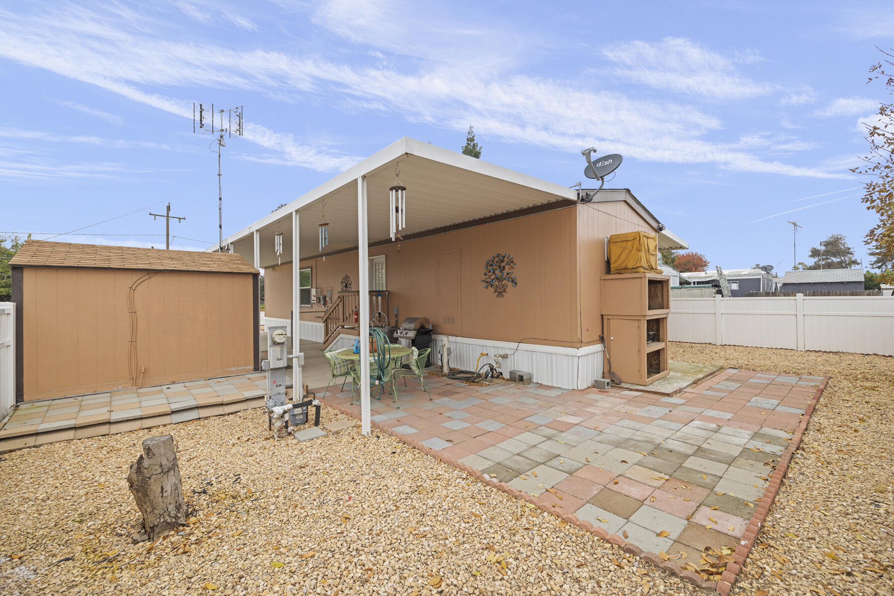 560 W Pleasant Ave #16, Tulare, CA 93274