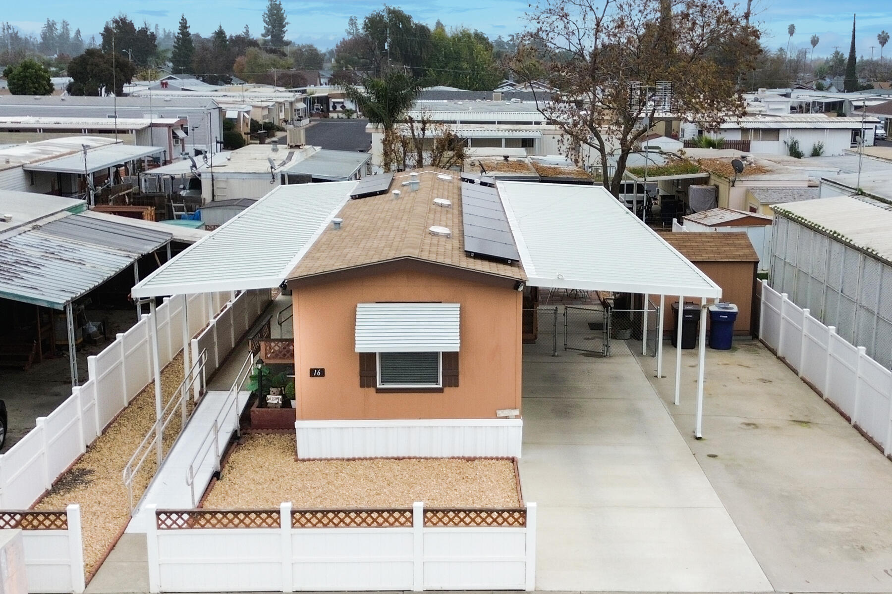 560 W Pleasant Ave #16, Tulare, CA 93274