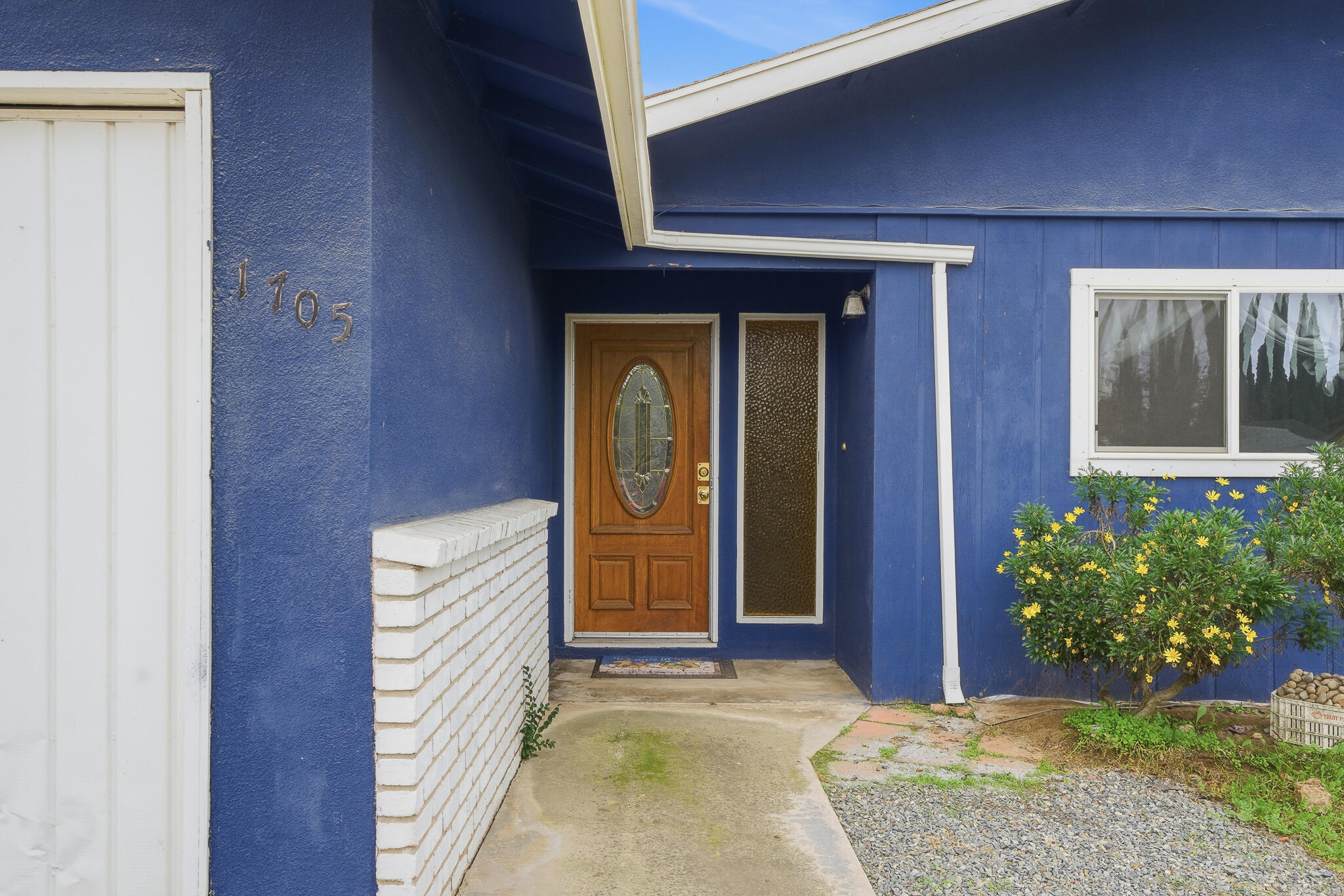 1705 S Bradley St, Visalia, CA 93292