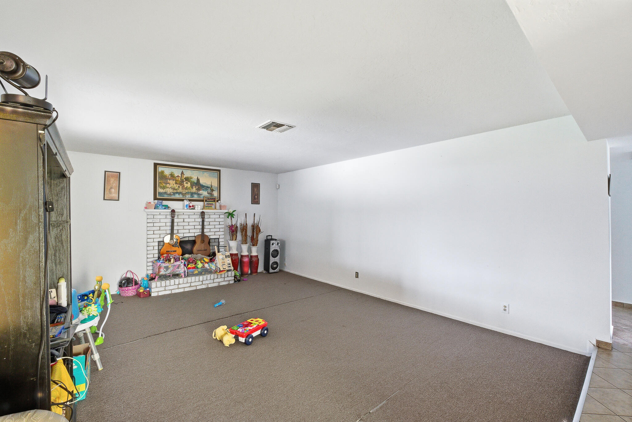 1705 S Bradley St, Visalia, CA 93292