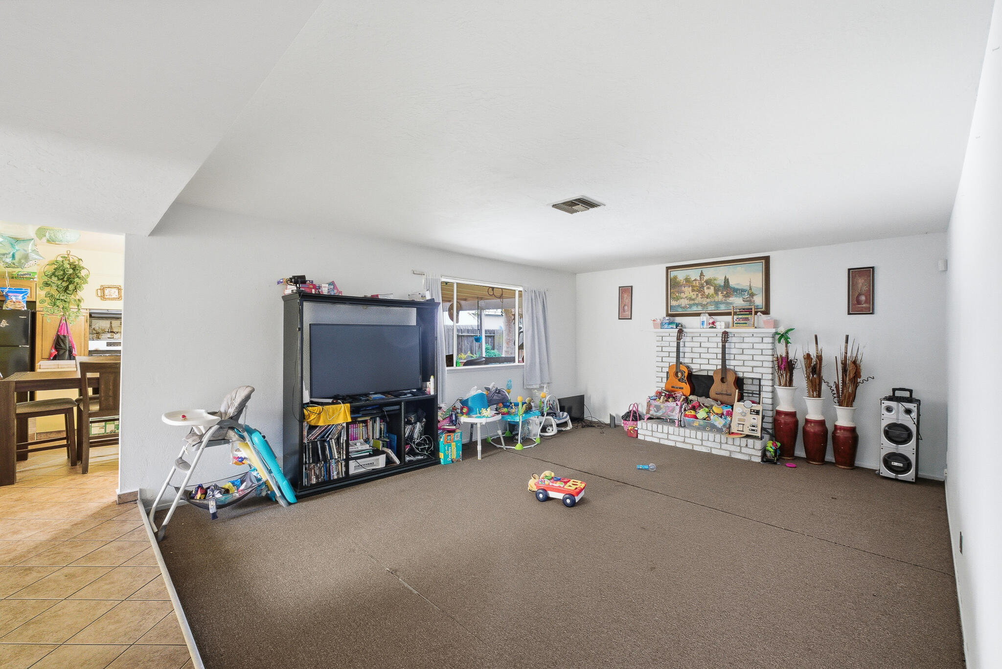 1705 S Bradley St, Visalia, CA 93292