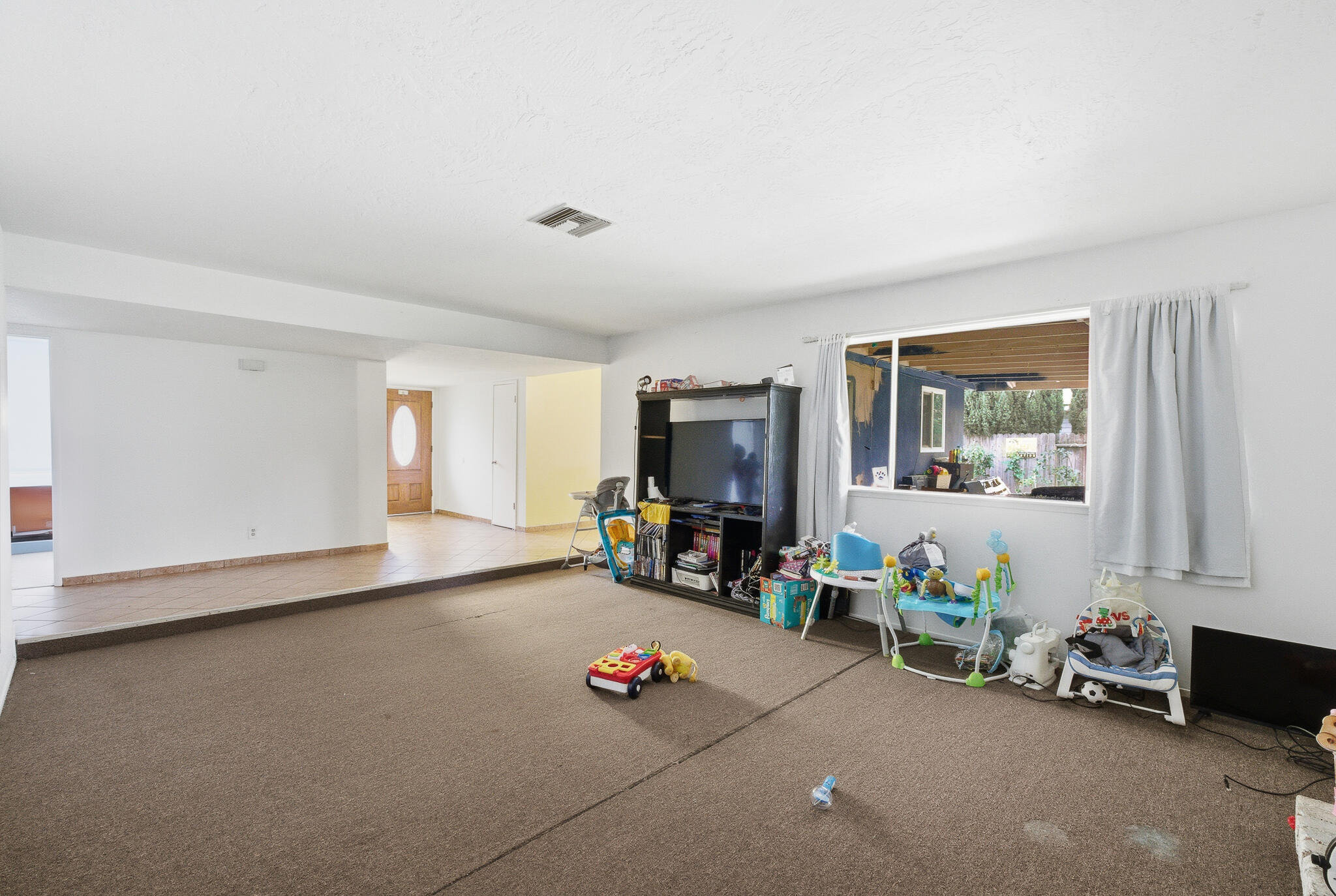 1705 S Bradley St, Visalia, CA 93292