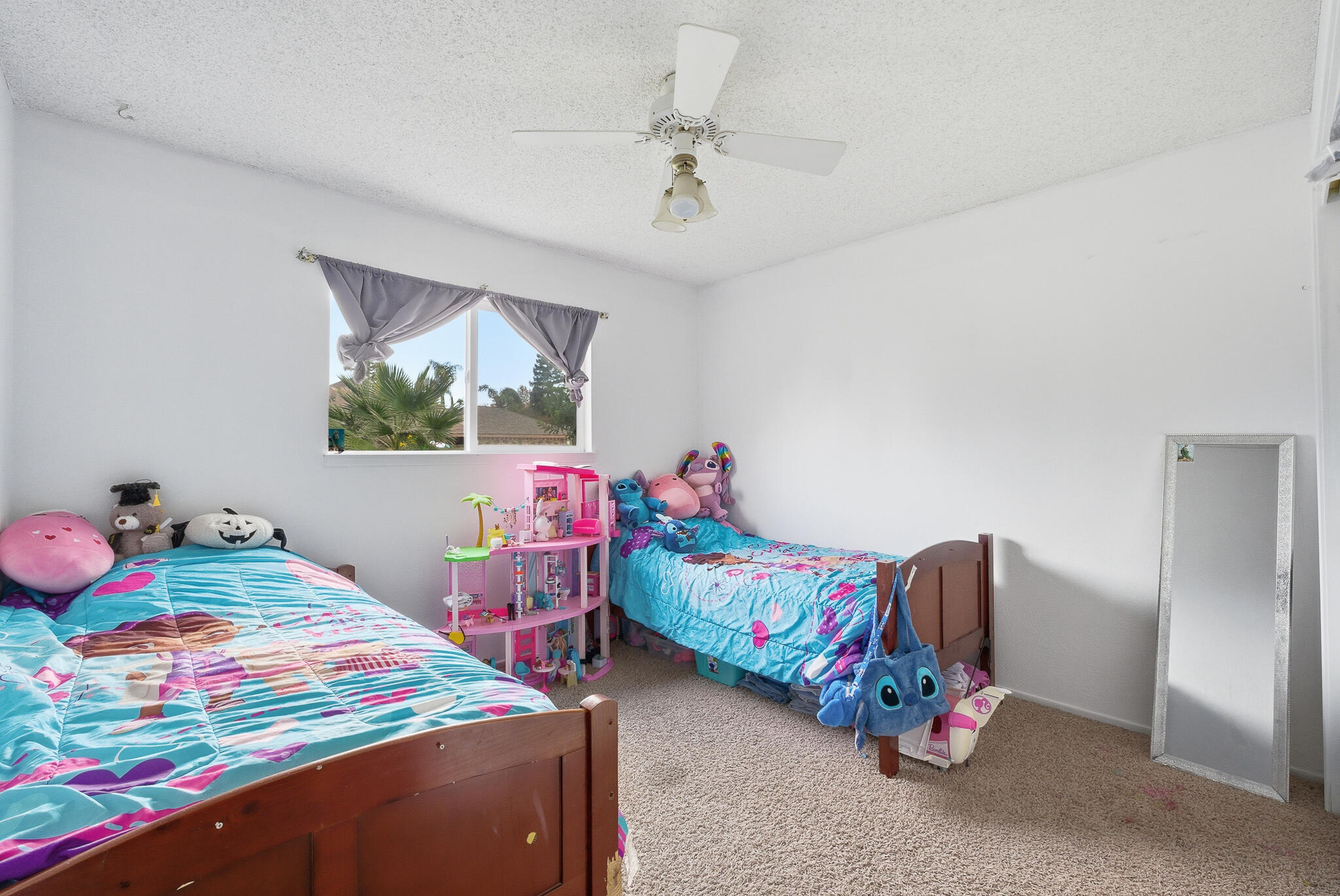 1705 S Bradley St, Visalia, CA 93292