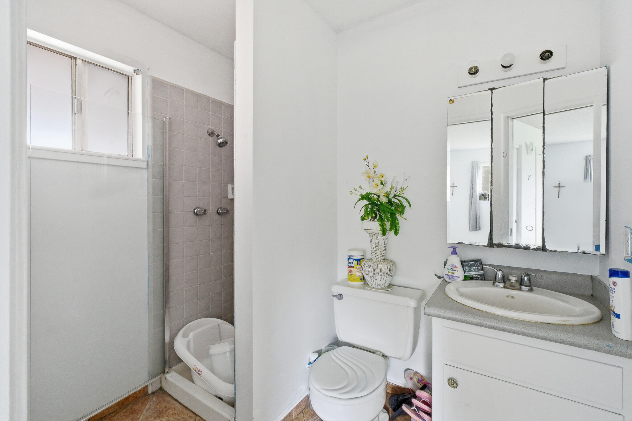 1705 S Bradley St, Visalia, CA 93292