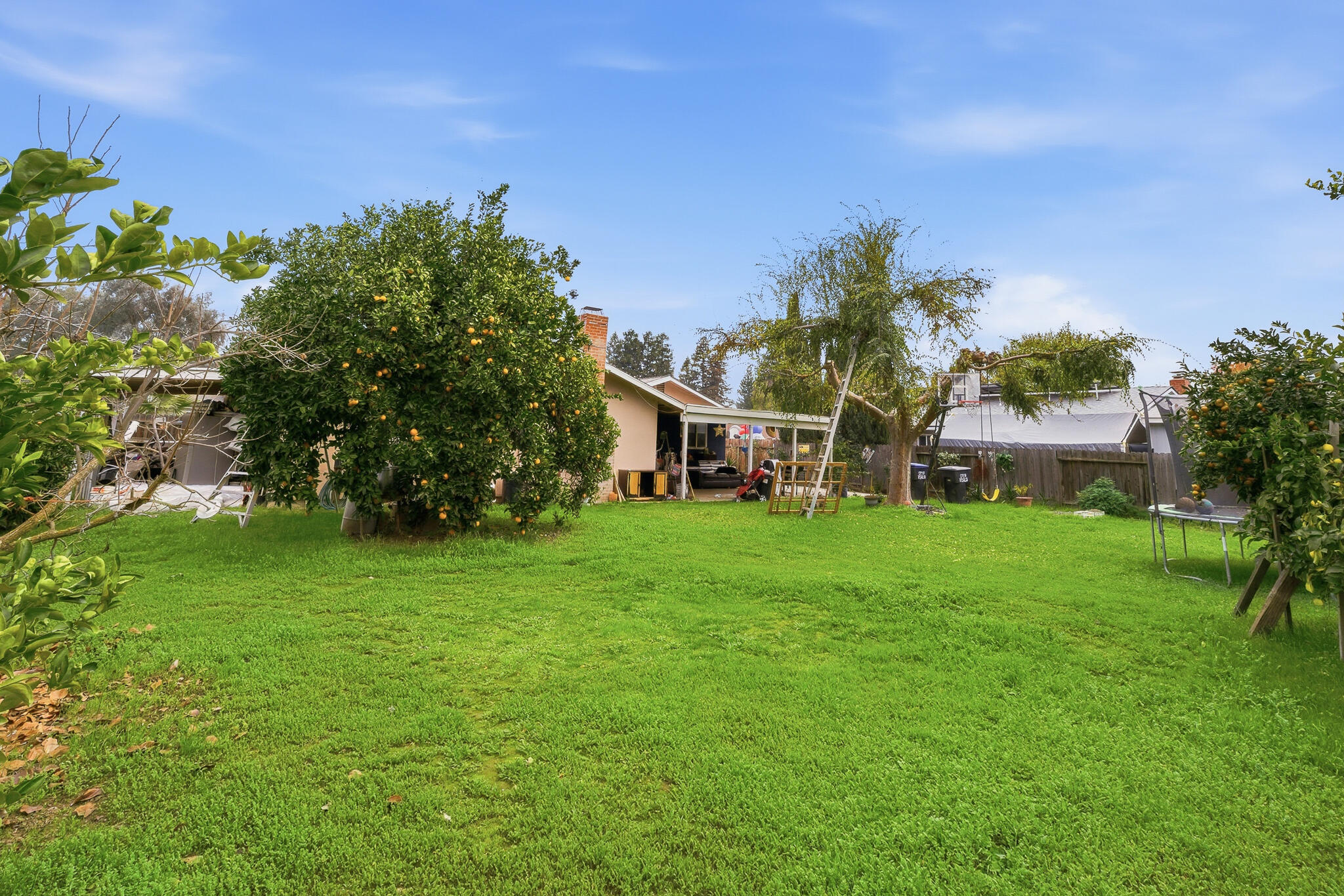 1705 S Bradley St, Visalia, CA 93292