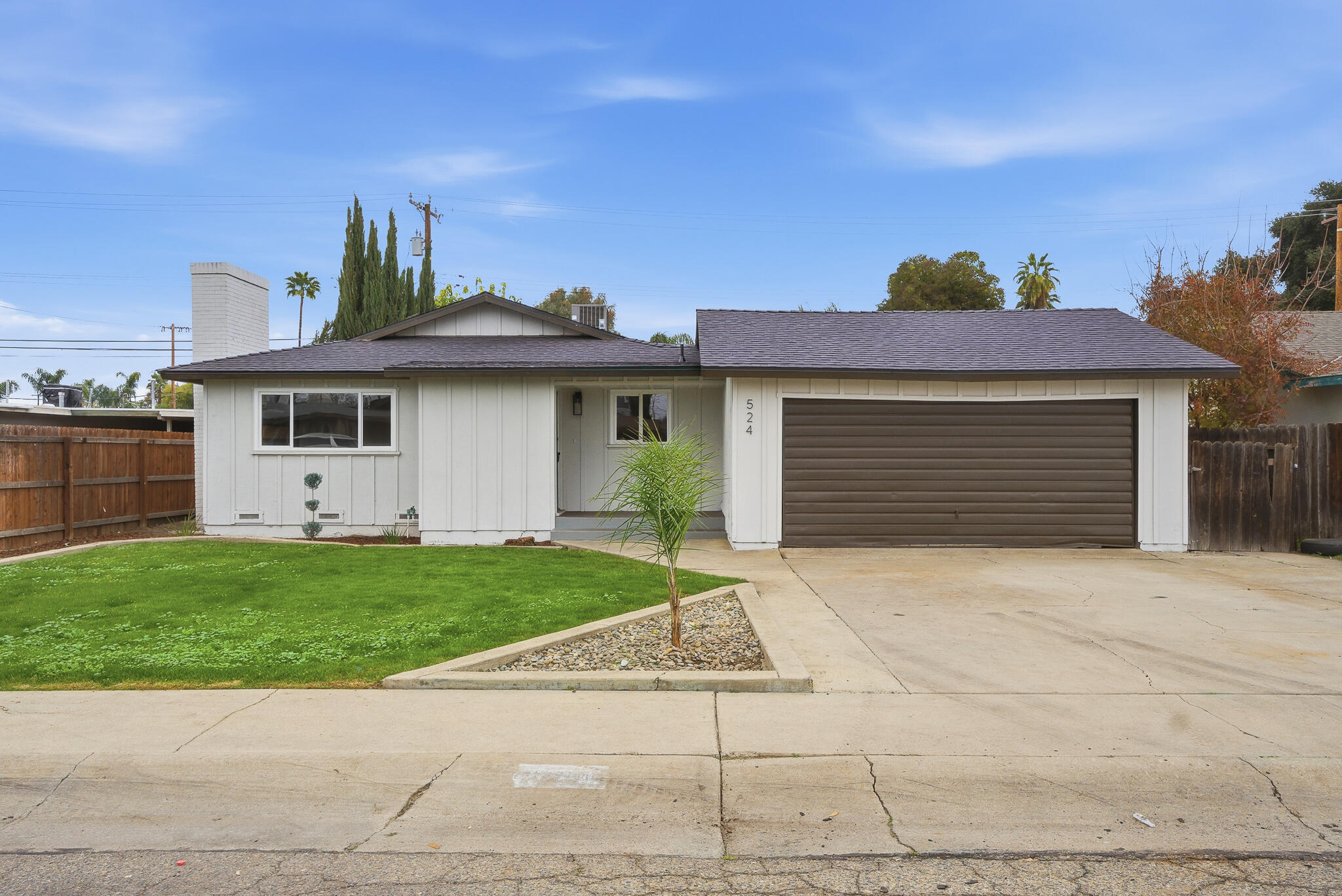 524 E Cypress Ave, Visalia, CA 93292