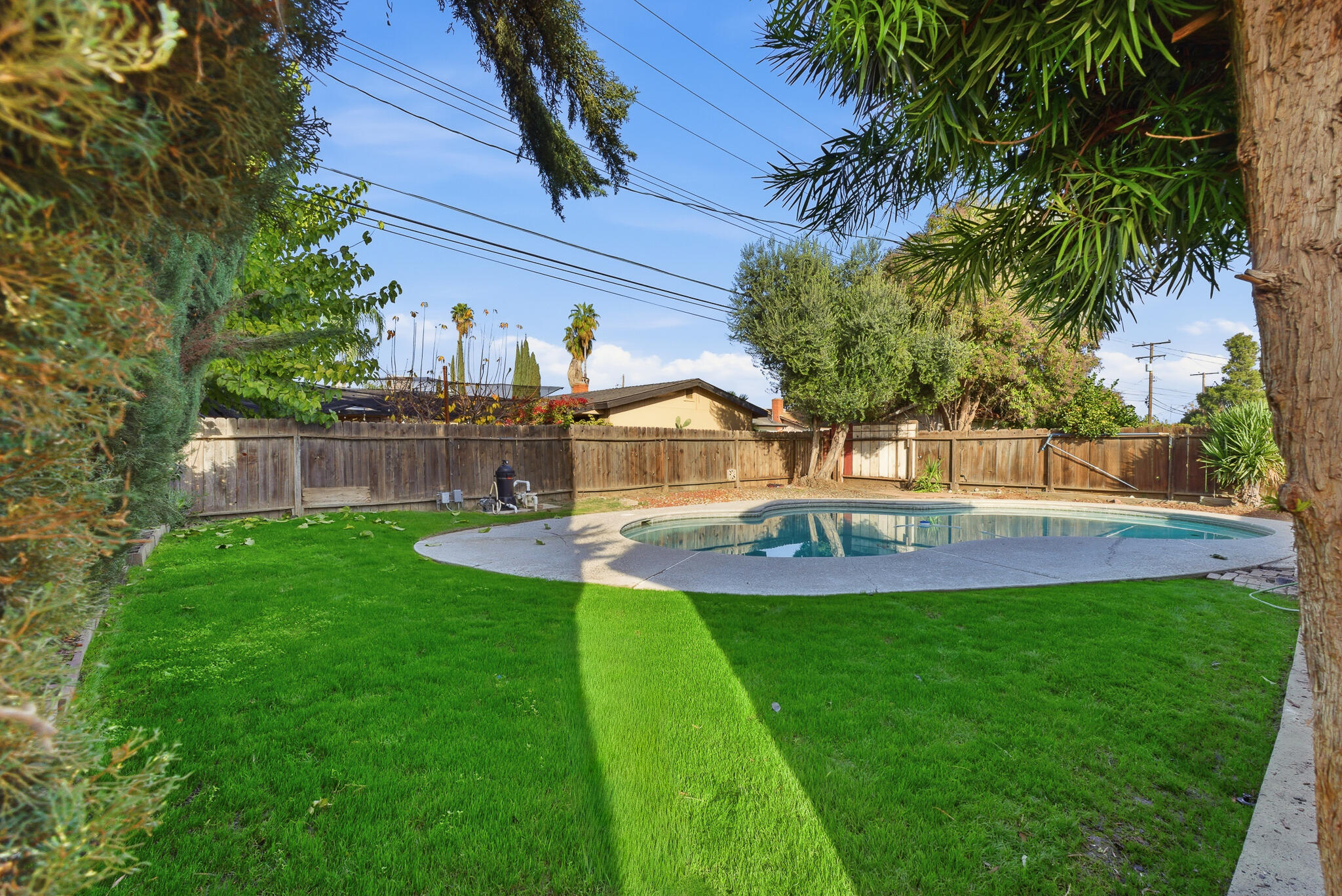 524 E Cypress Ave, Visalia, CA 93292