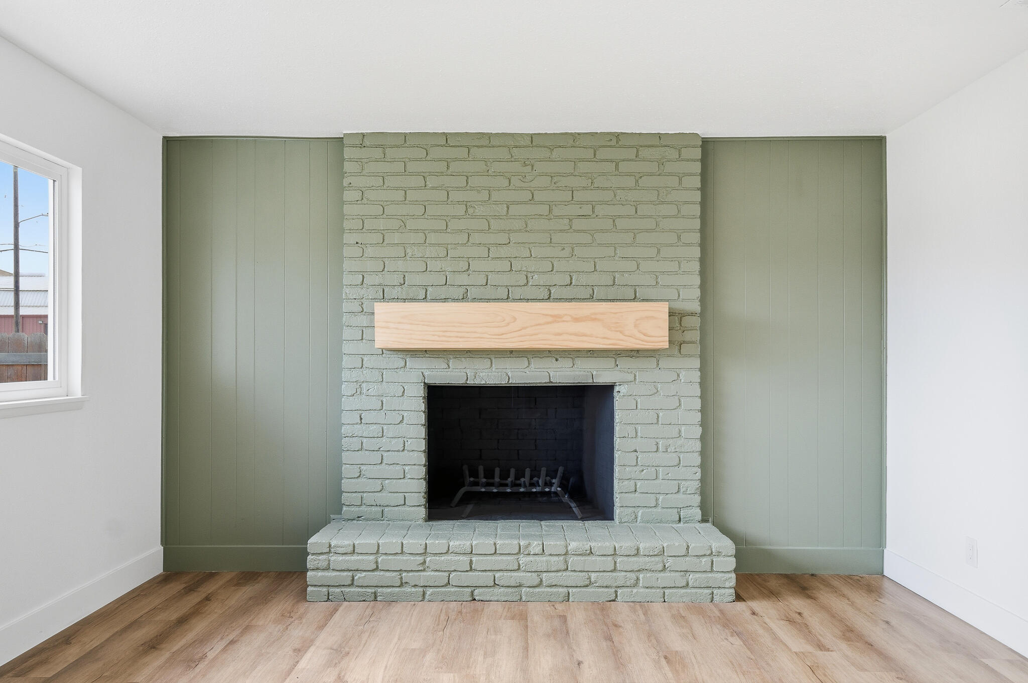 524 E Cypress Ave, Visalia, CA 93292