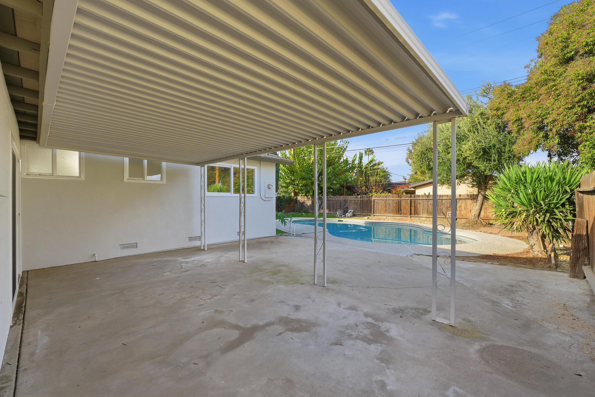 524 E Cypress Ave, Visalia, CA 93292