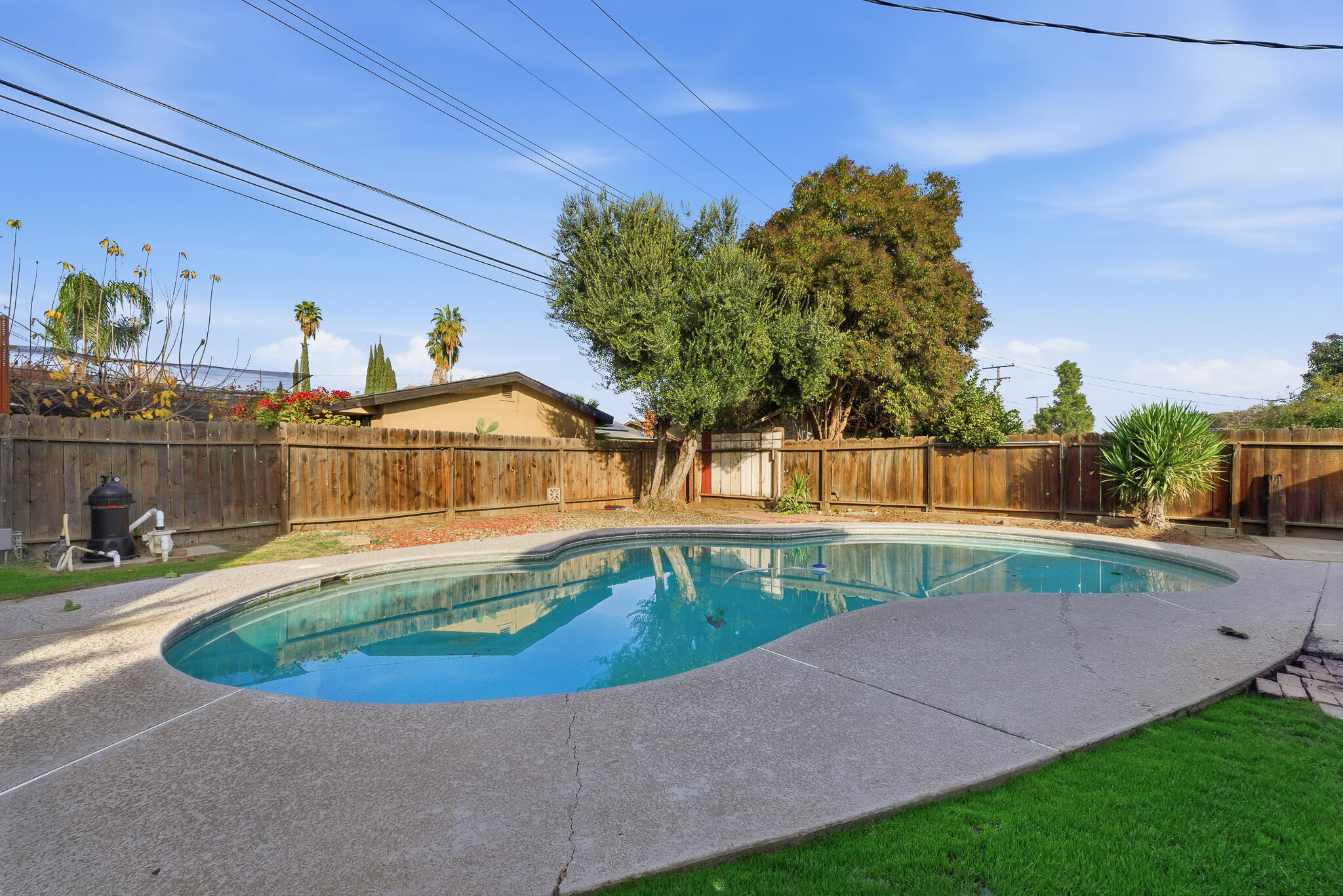 524 E Cypress Ave, Visalia, CA 93292