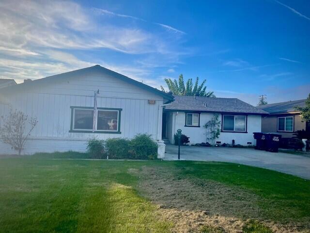 2113 S Court St, Visalia, CA 93277