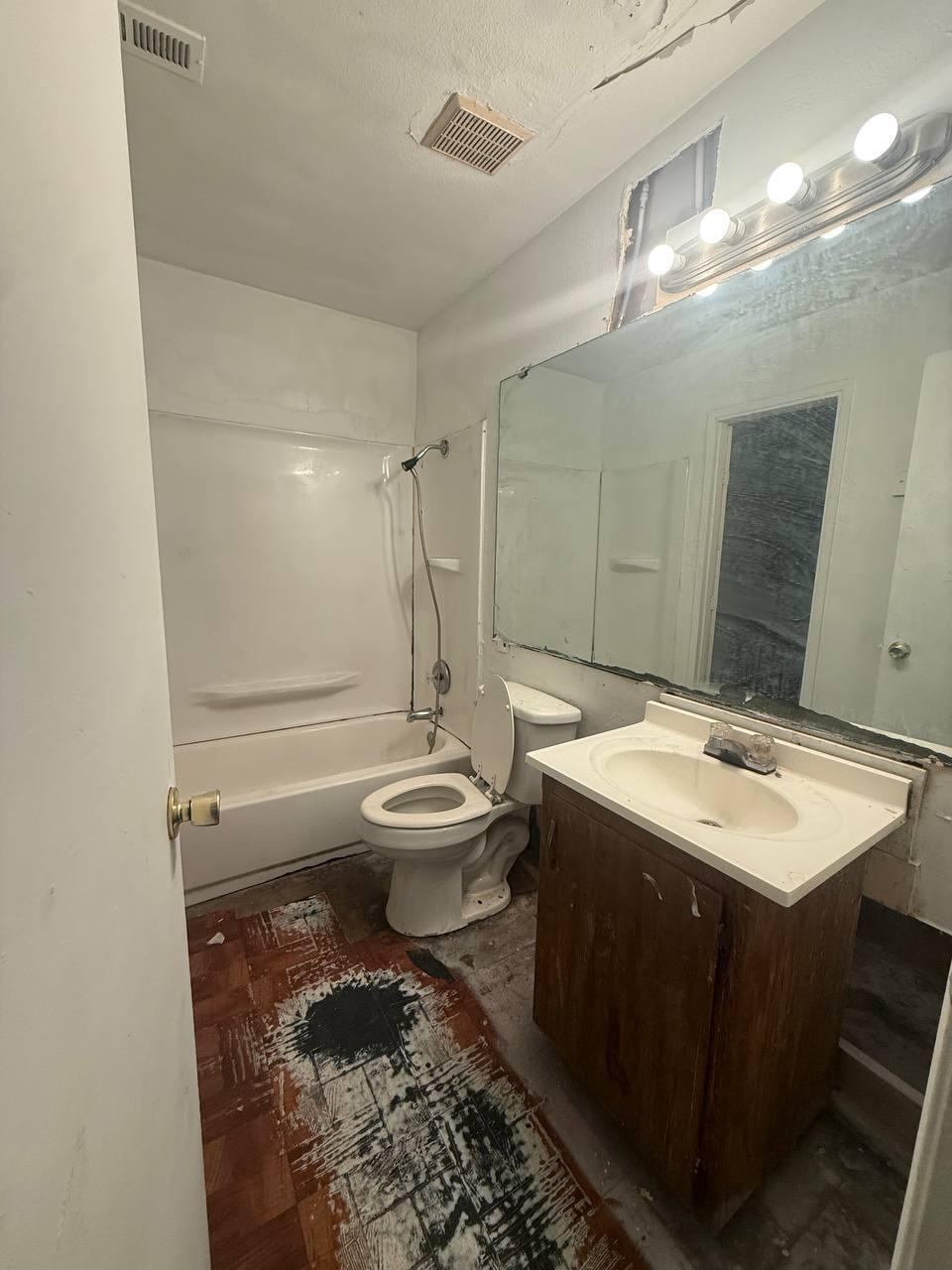 1644 N Tipton St, Visalia, CA 93292