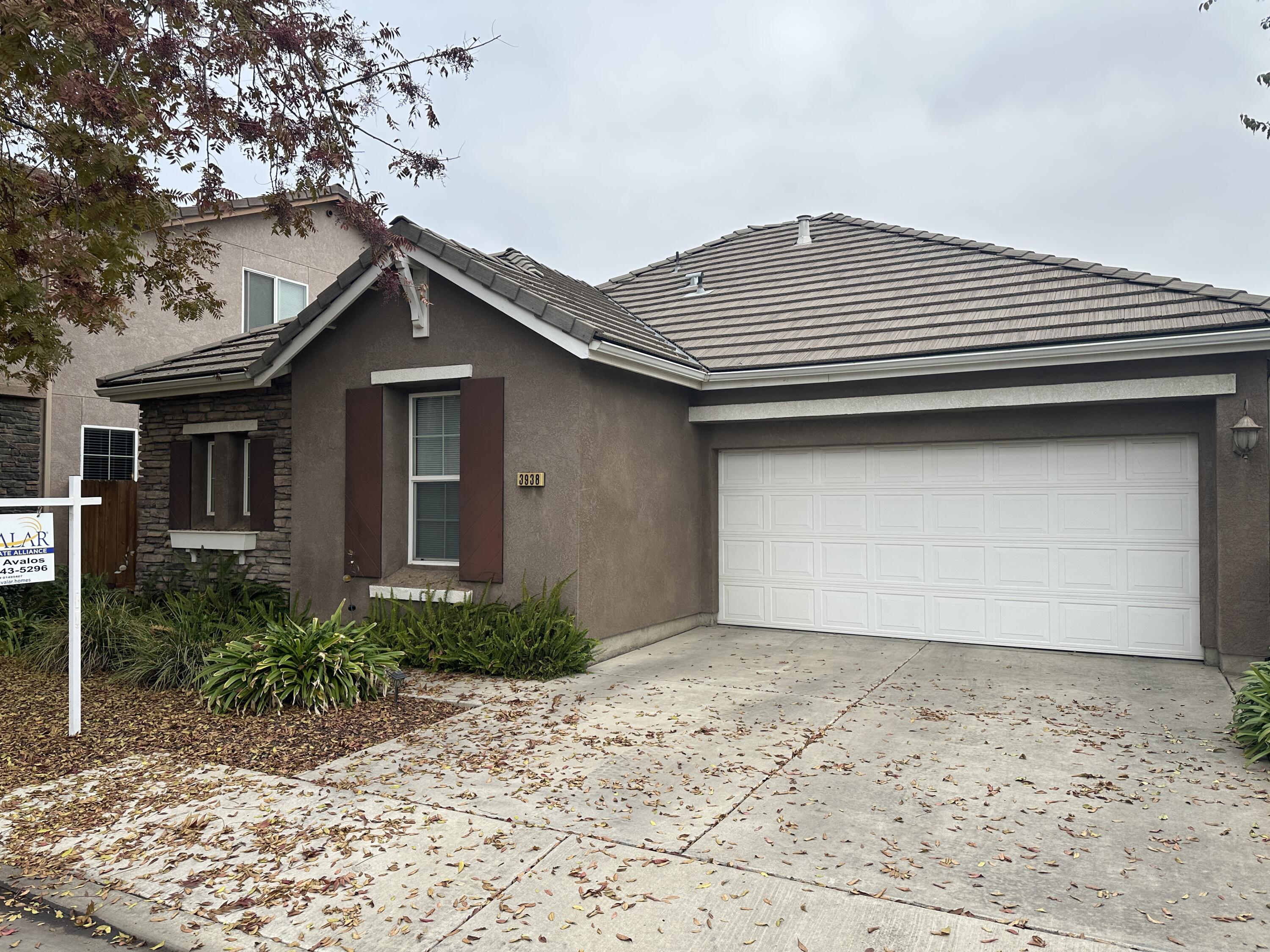 3938 W Flagstaff Ave, Visalia, CA 93291