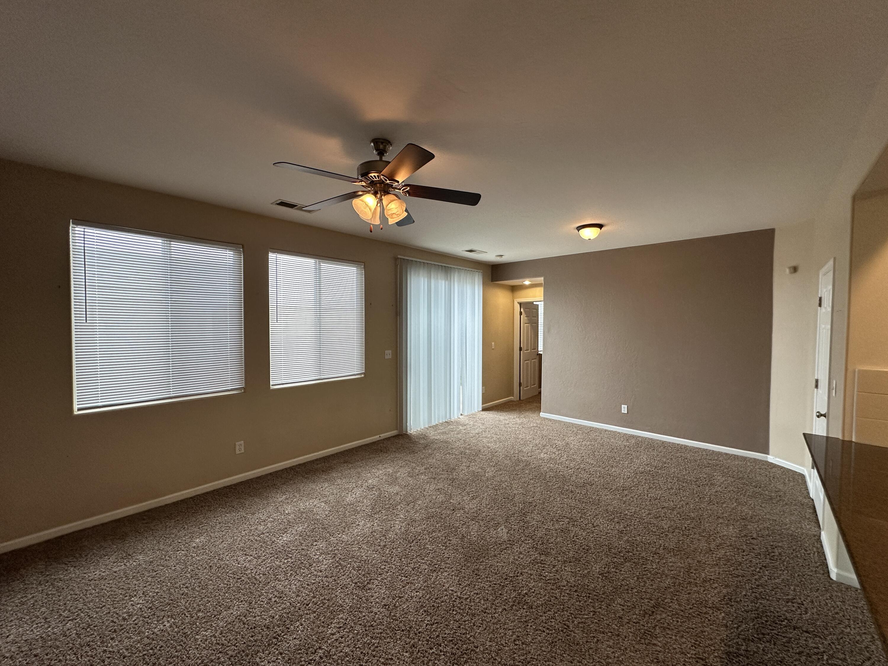 3938 W Flagstaff Ave, Visalia, CA 93291