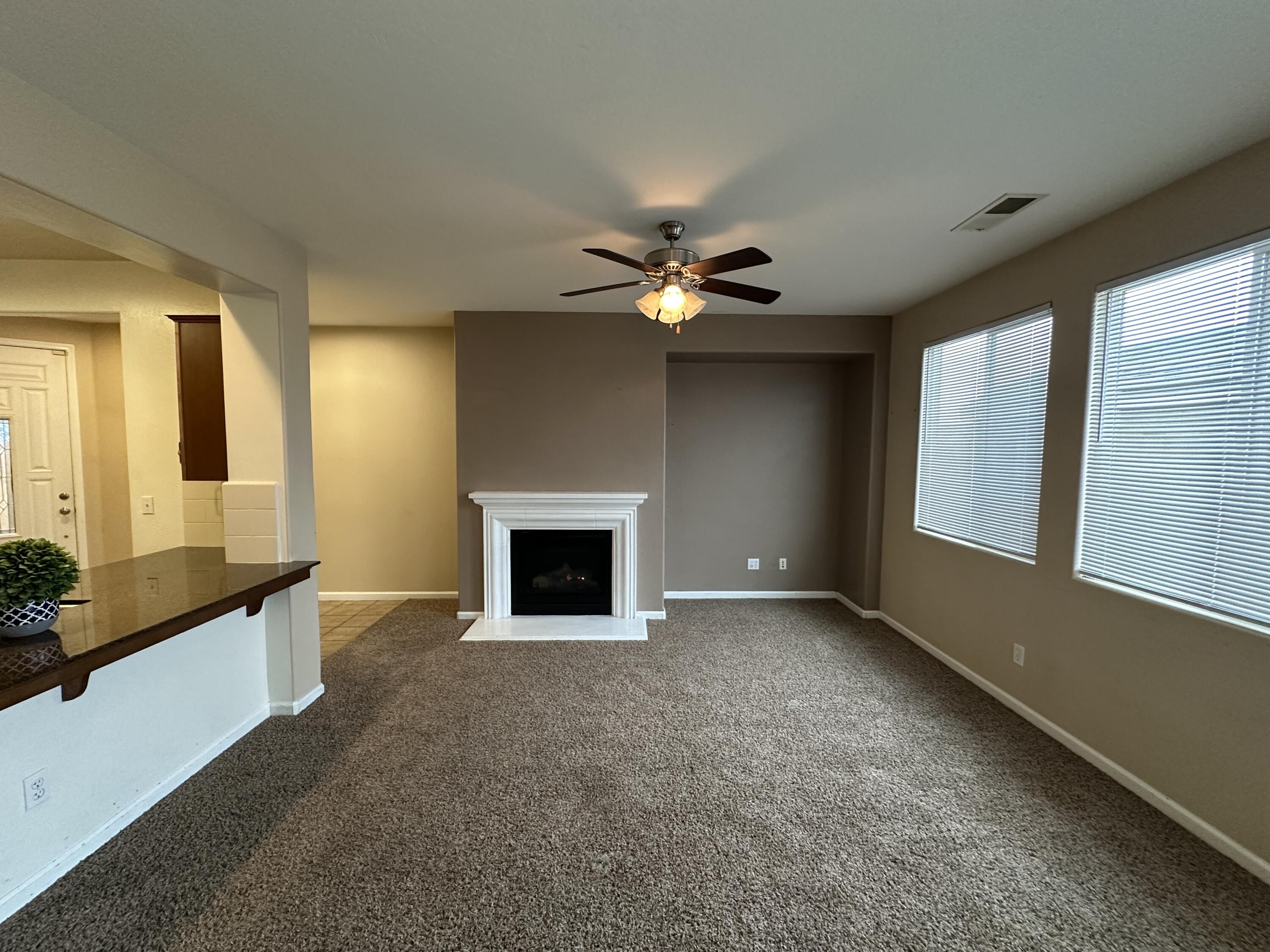 3938 W Flagstaff Ave, Visalia, CA 93291