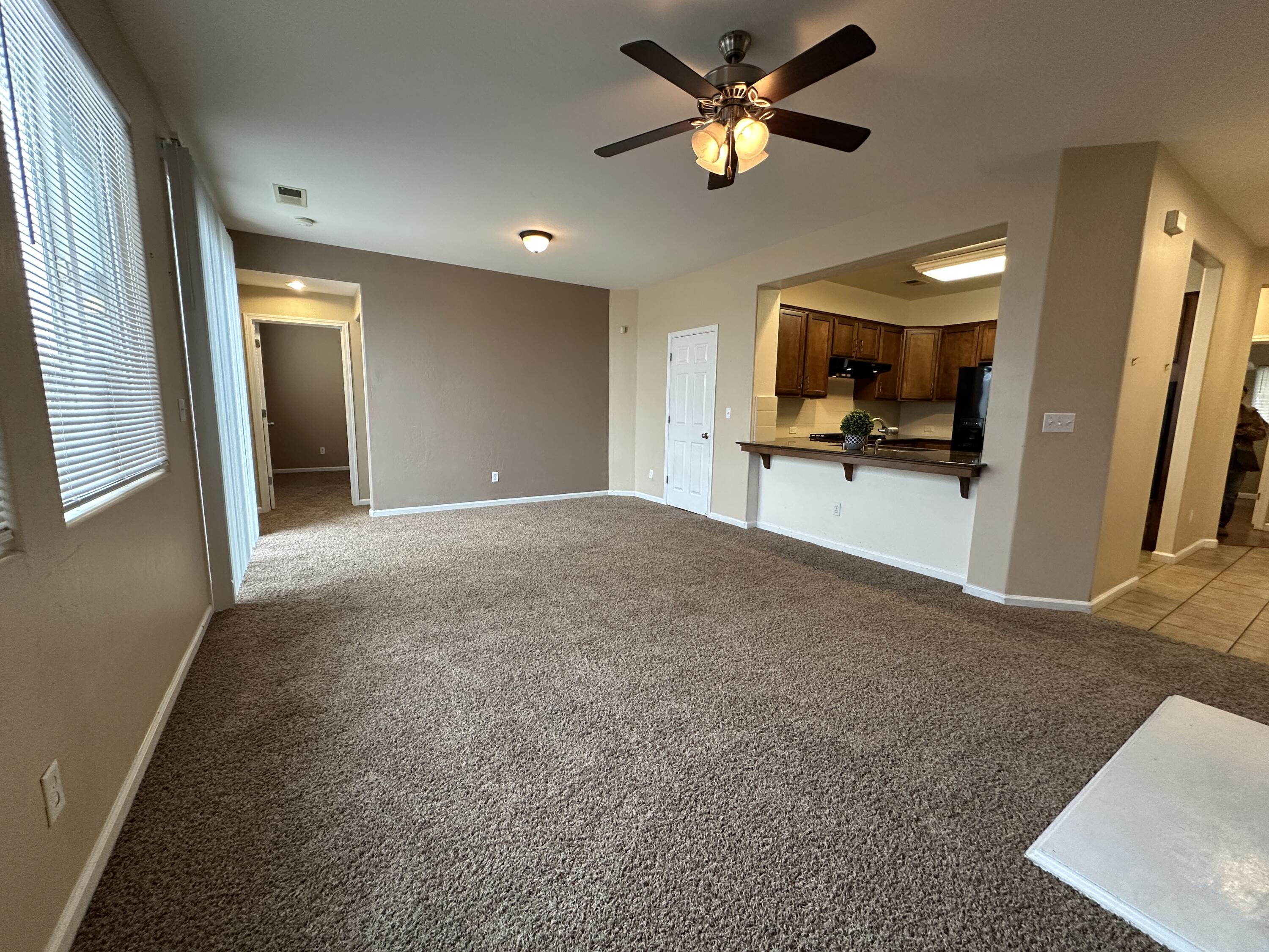 3938 W Flagstaff Ave, Visalia, CA 93291