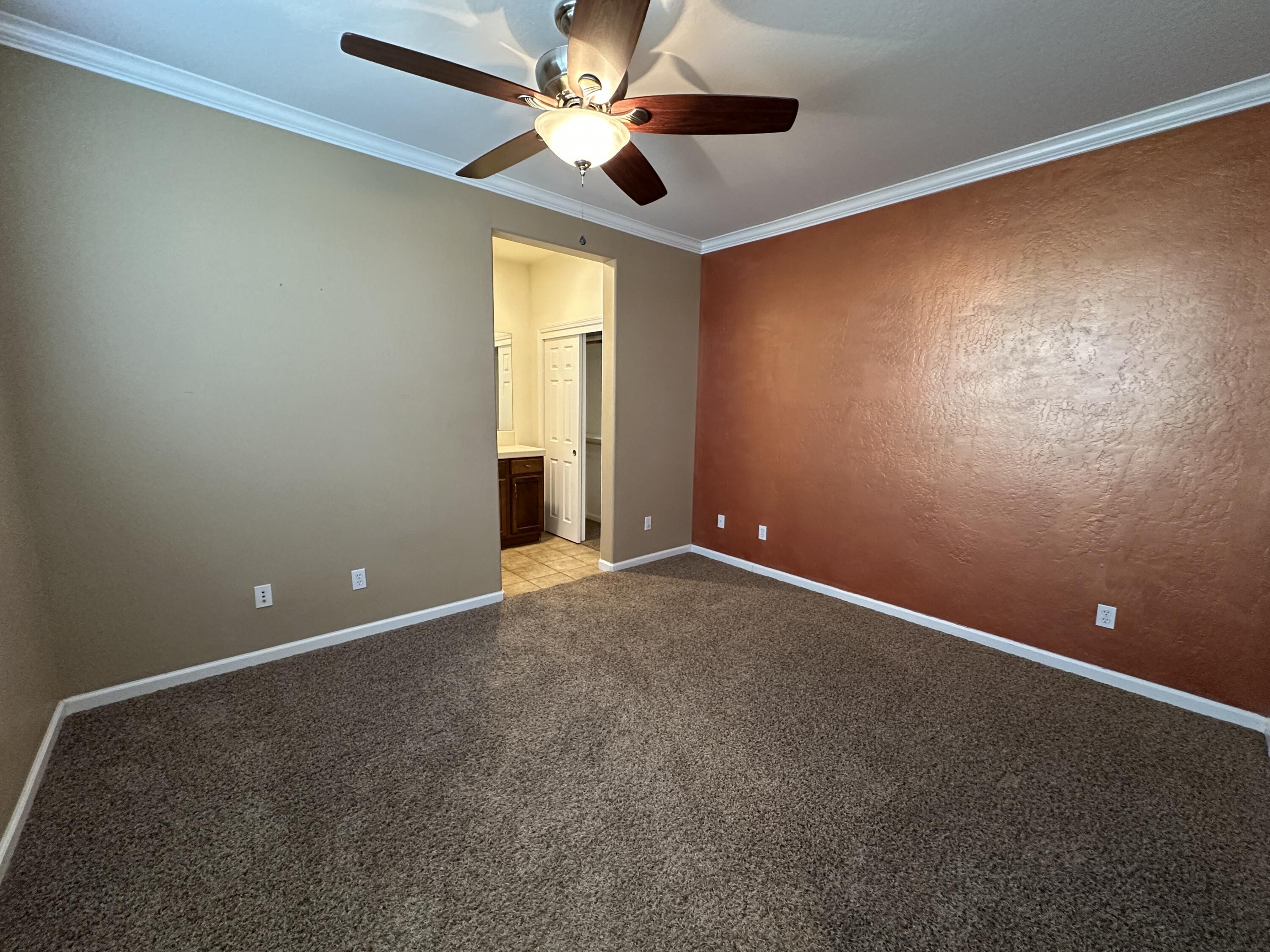 3938 W Flagstaff Ave, Visalia, CA 93291