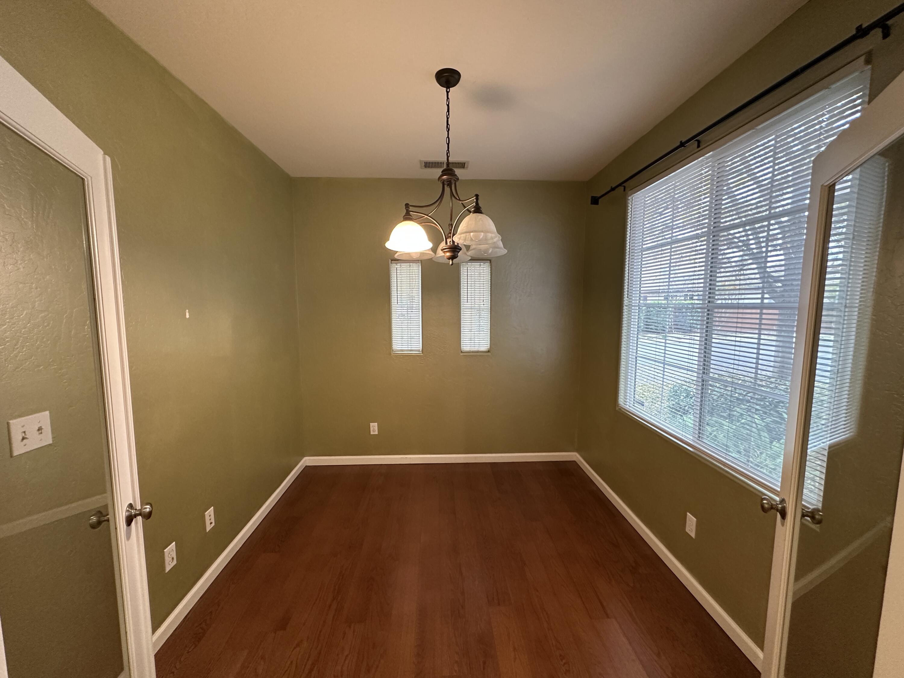 3938 W Flagstaff Ave, Visalia, CA 93291