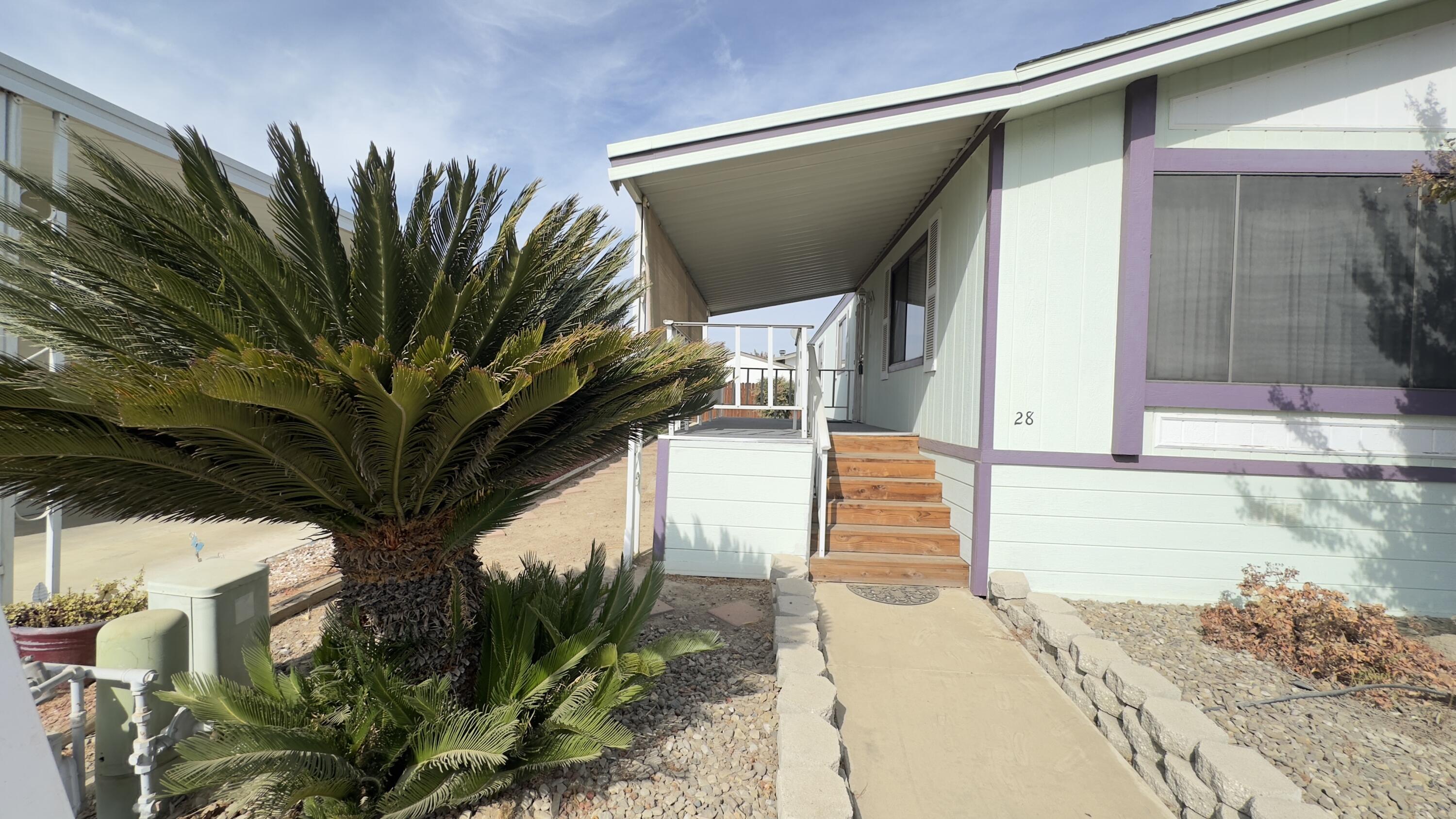 2459 N Oaks St #28, Tulare, CA 93274