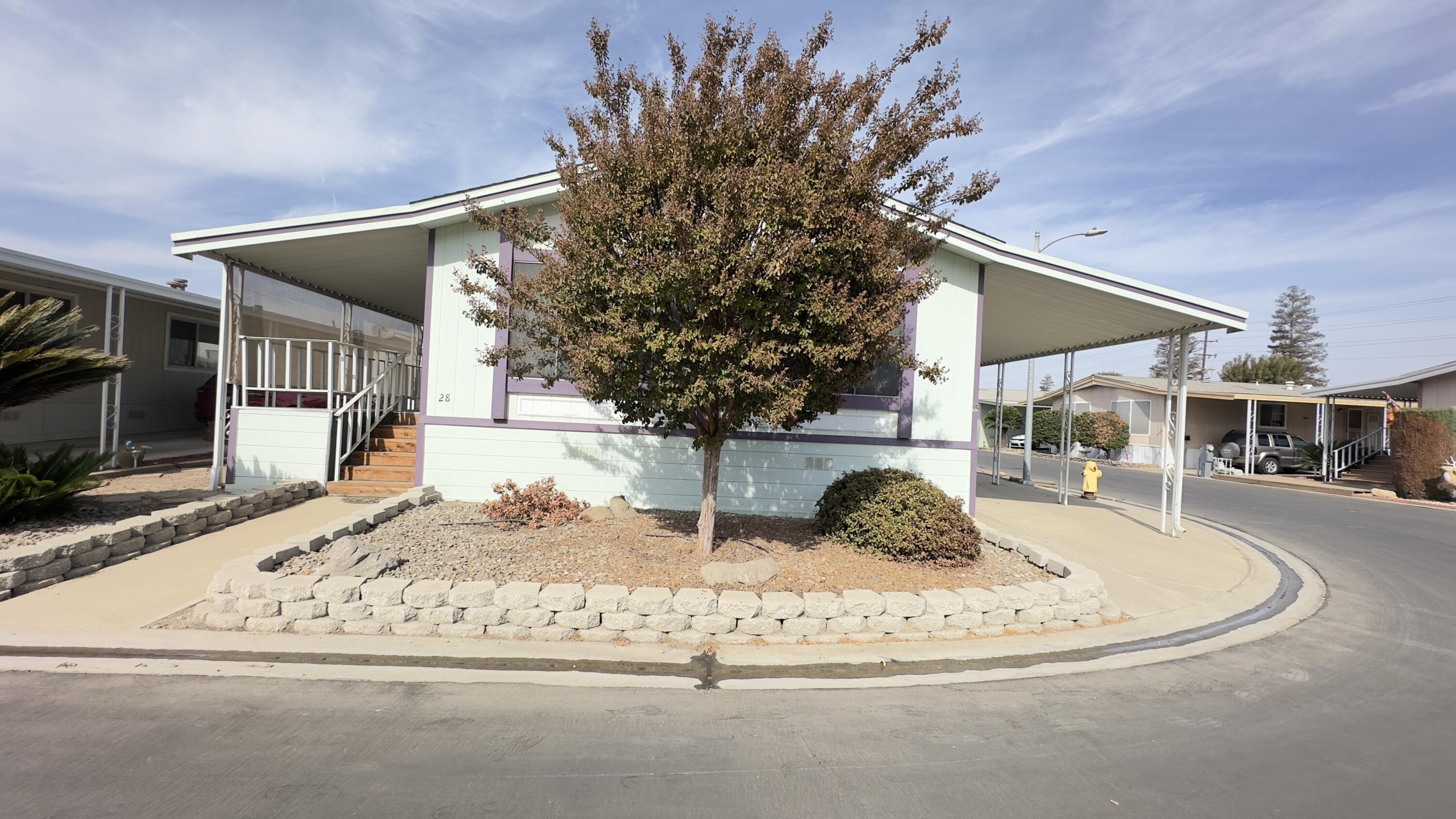 2459 N Oaks St #28, Tulare, CA 93274