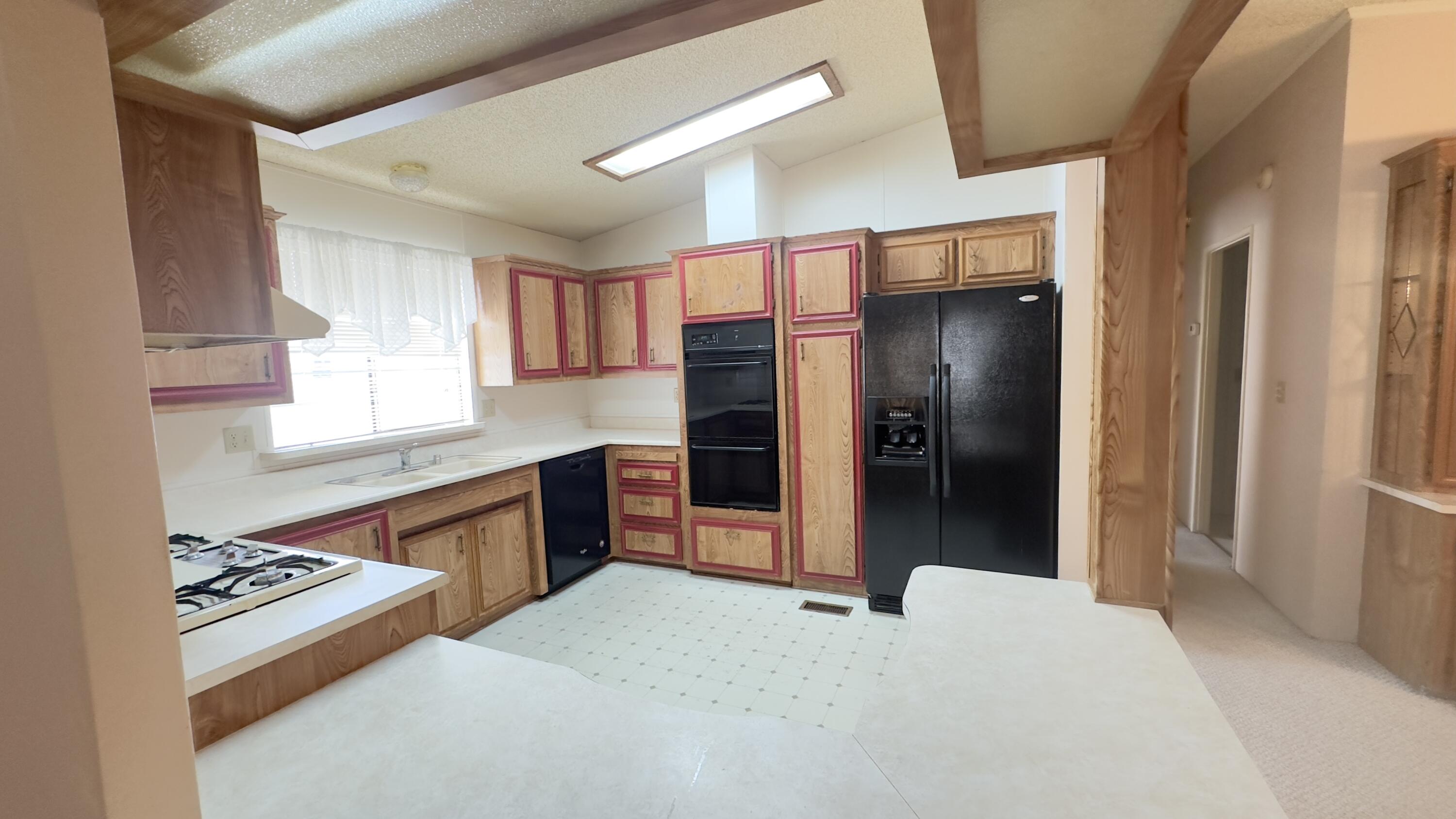 2459 N Oaks St #28, Tulare, CA 93274