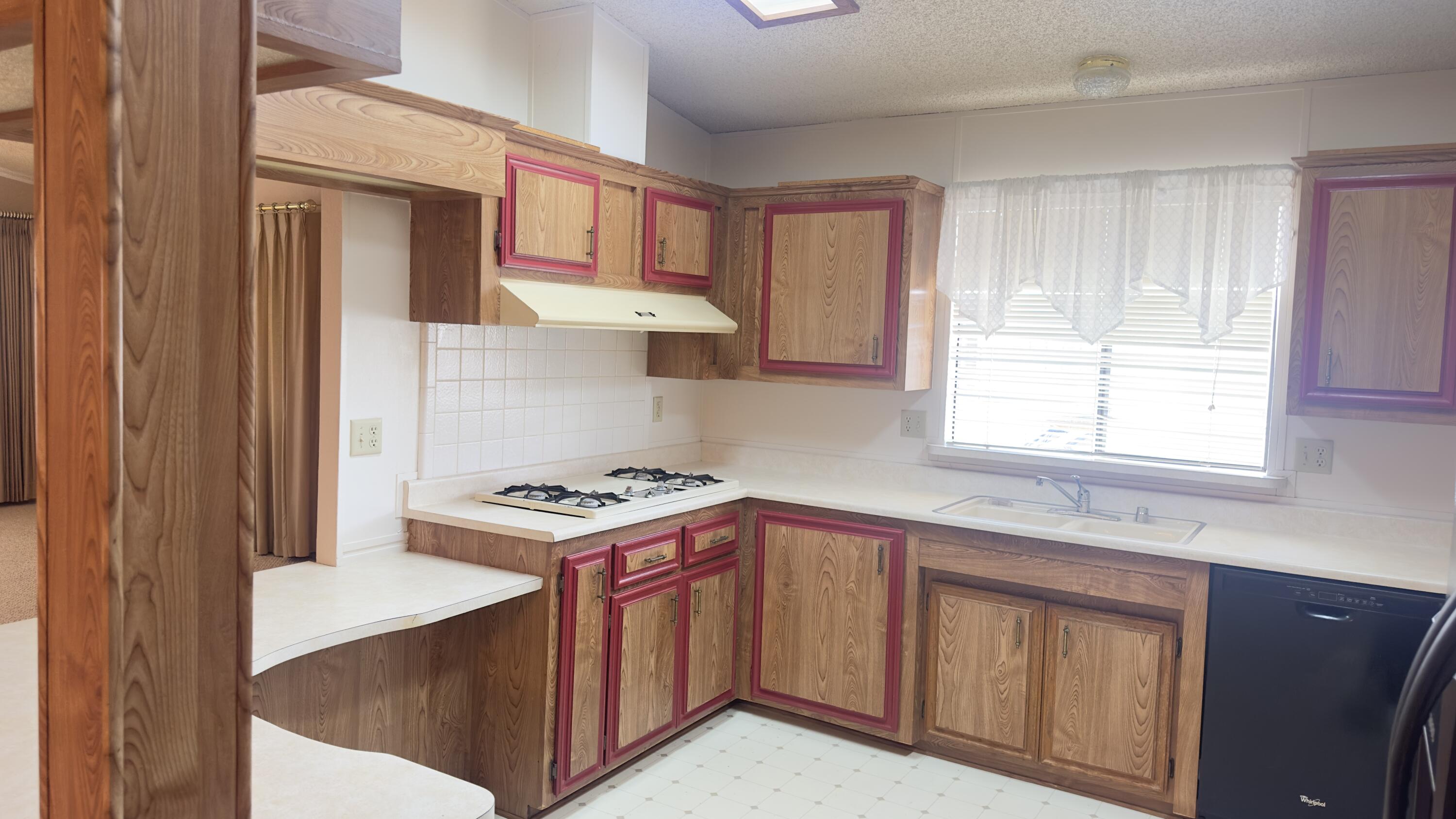 2459 N Oaks St #28, Tulare, CA 93274